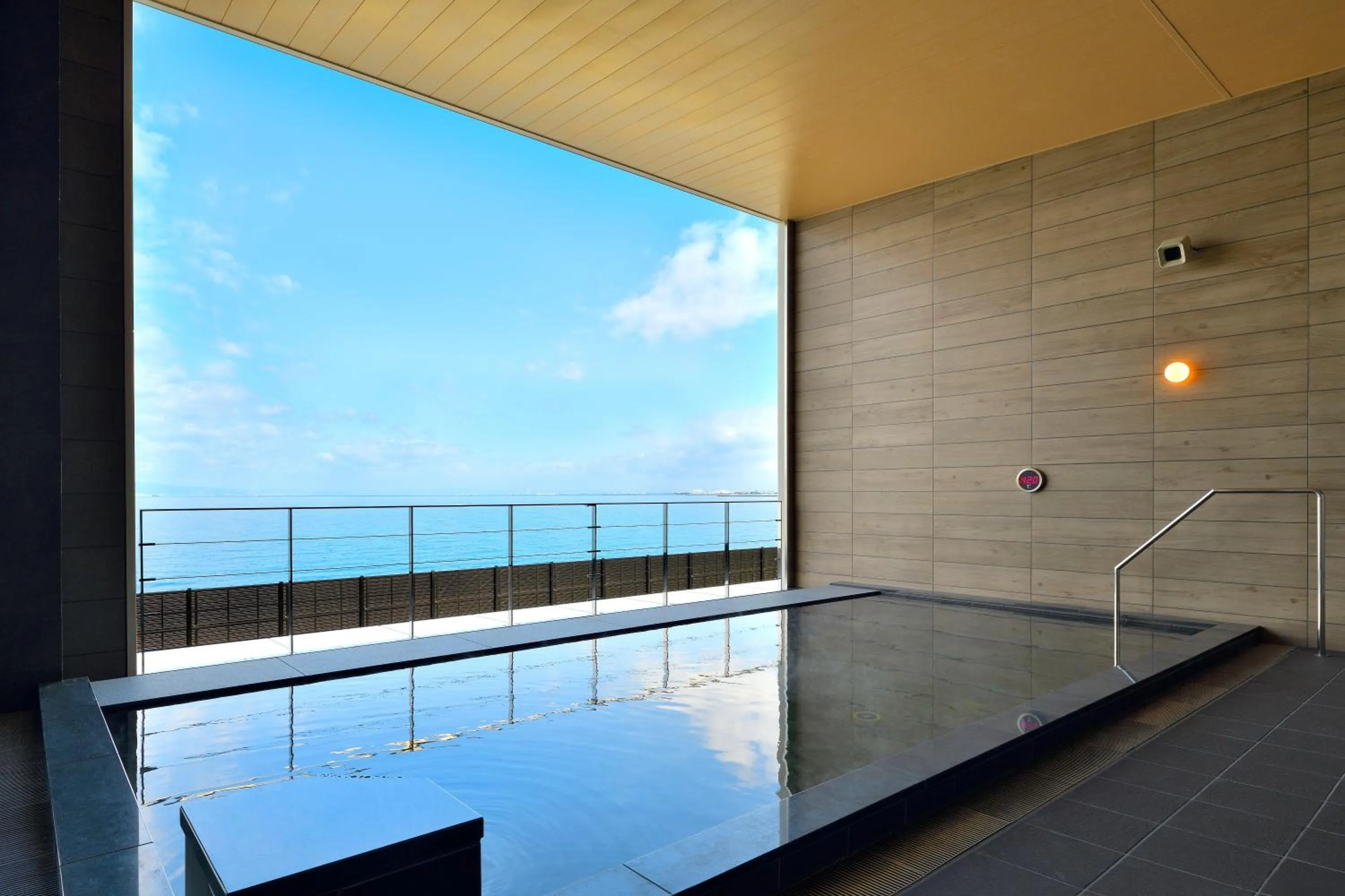 Day in Henn na Resort & Spa Kansai Airport - former Henn na Hotel Kansai Airport