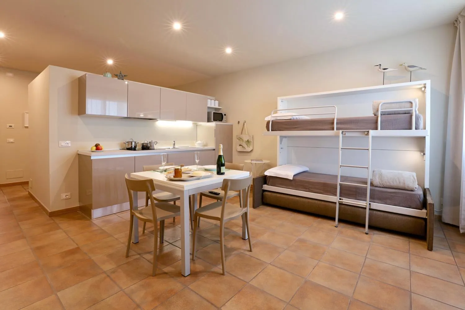 Dining area, Bed in LE SETTE VIE HOLIDAY HOMES