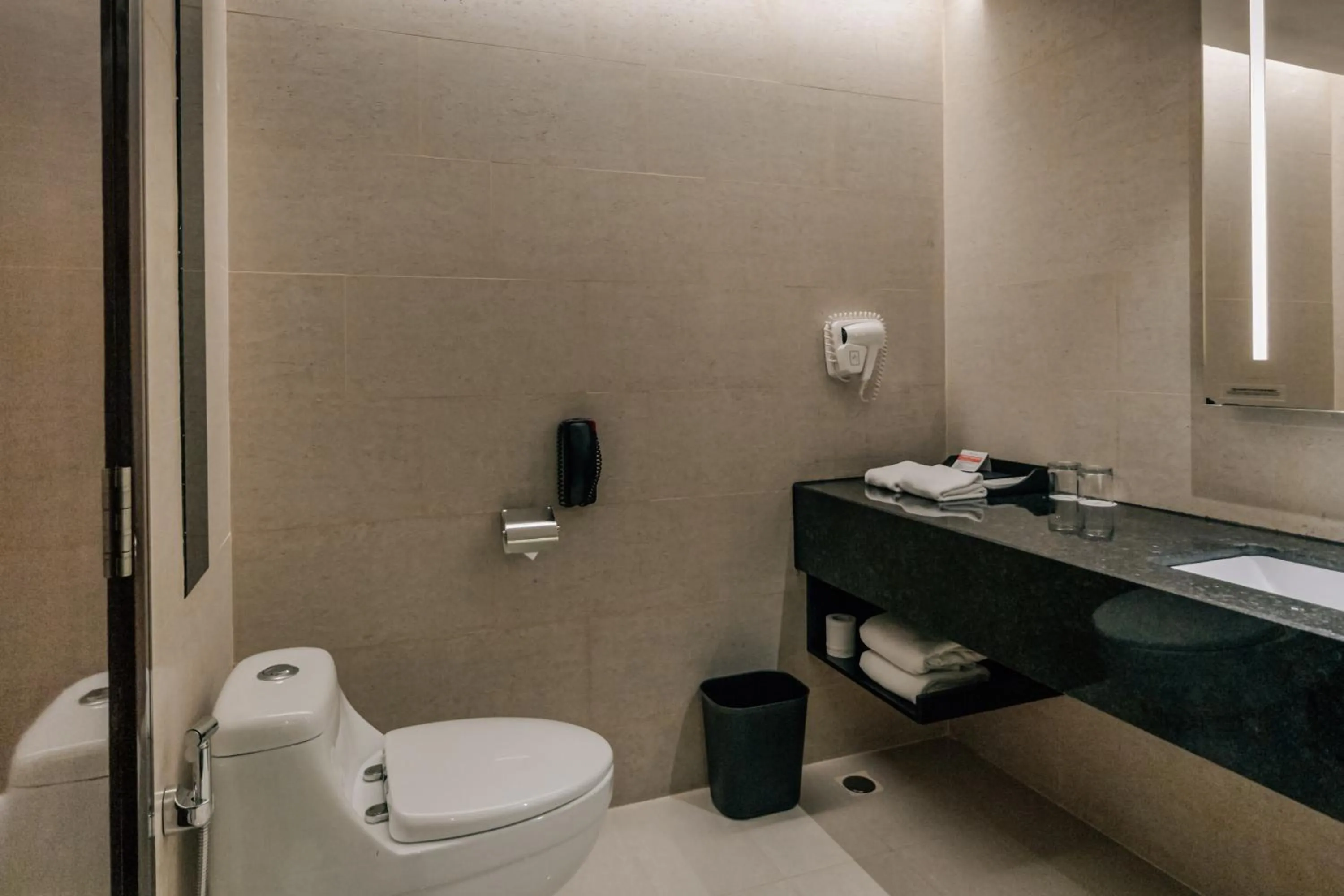 Bathroom in Swiss-Belhotel Harbour Bay