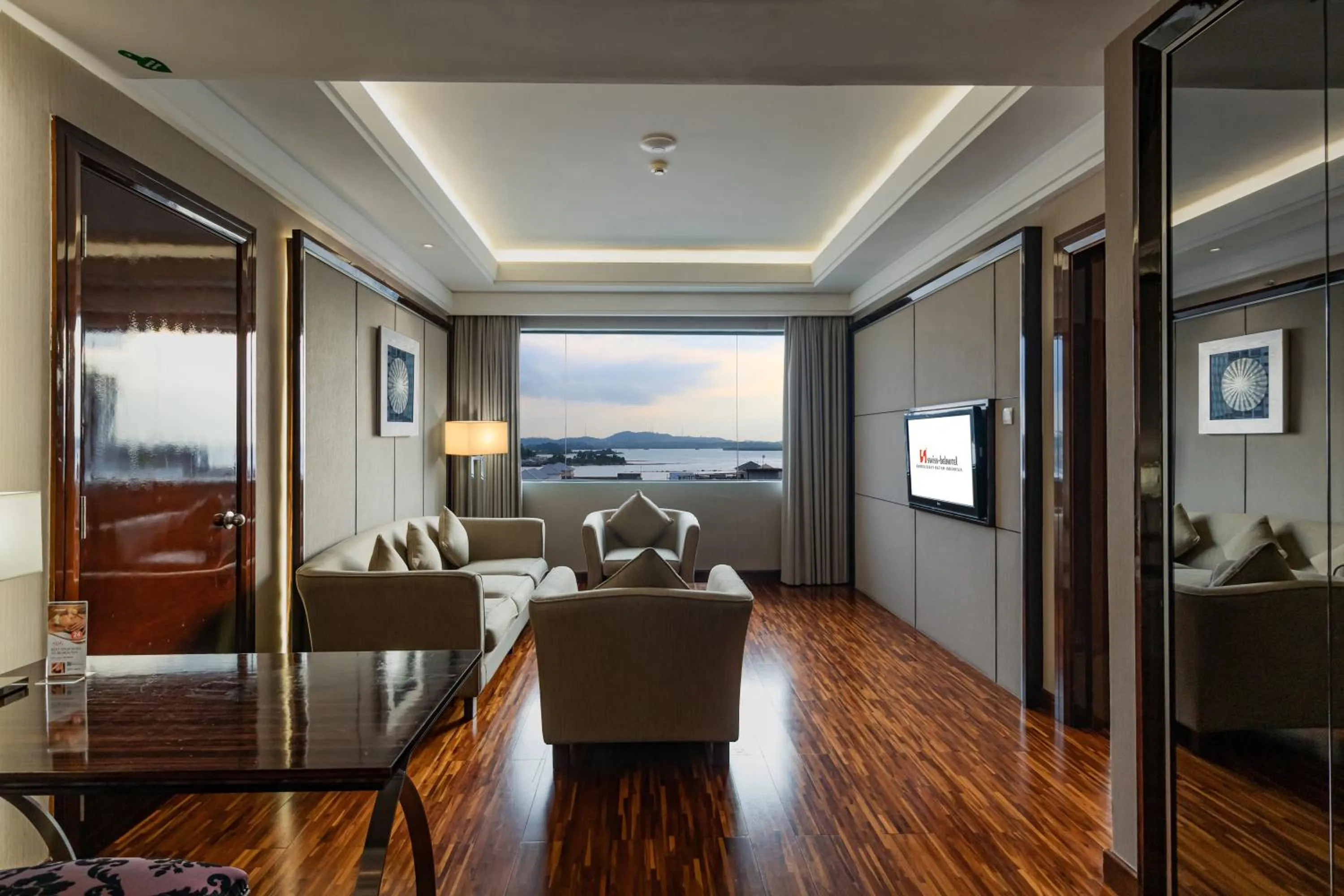 Living room in Swiss-Belhotel Harbour Bay