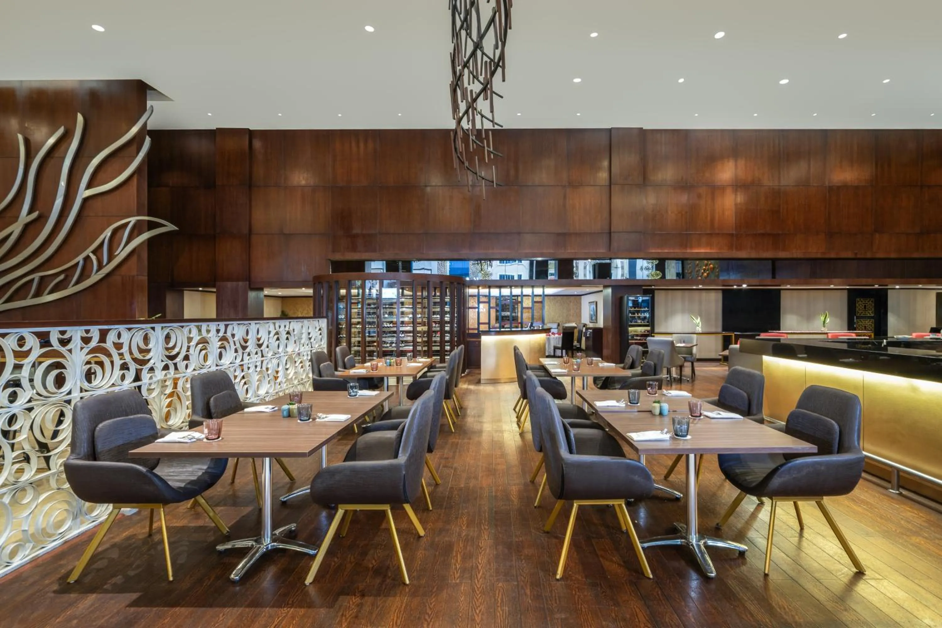 Restaurant/places to eat in Swiss-Belhotel Harbour Bay