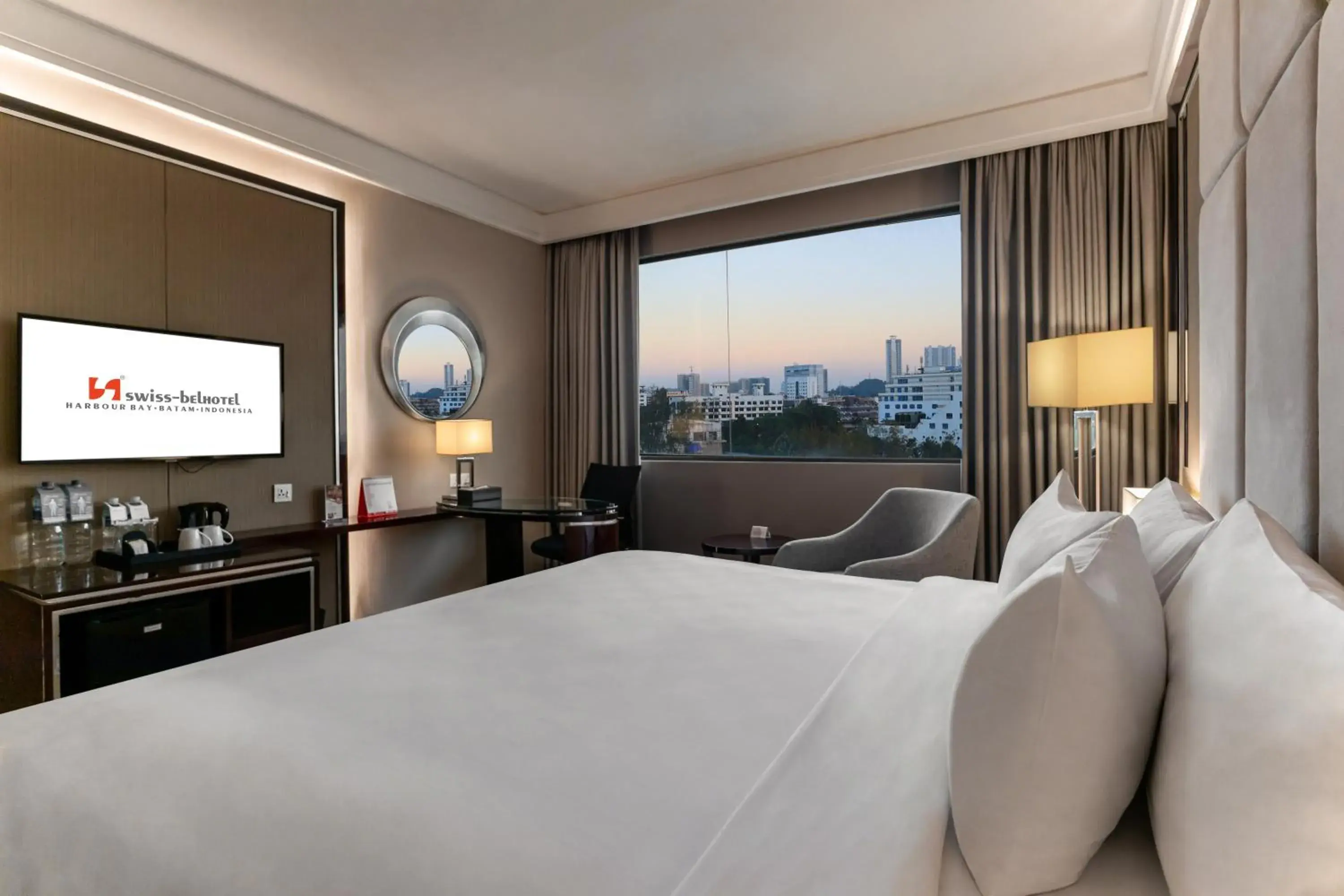 Bedroom, Bed in Swiss-Belhotel Harbour Bay Bedroom, Bed in Swiss-Belhotel Harbour Bay