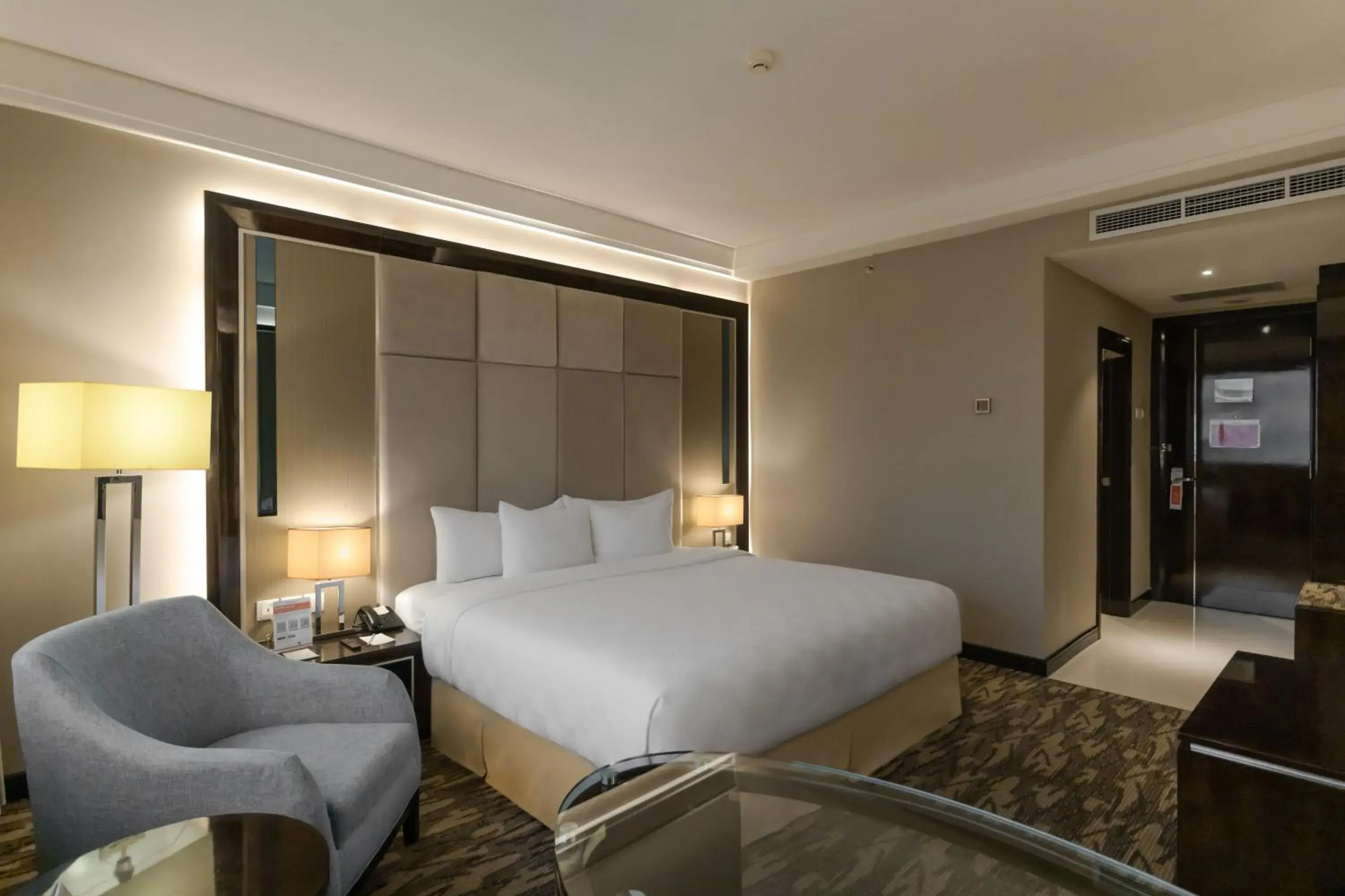 Bedroom, Bed in Swiss-Belhotel Harbour Bay Bedroom, Bed in Swiss-Belhotel Harbour Bay