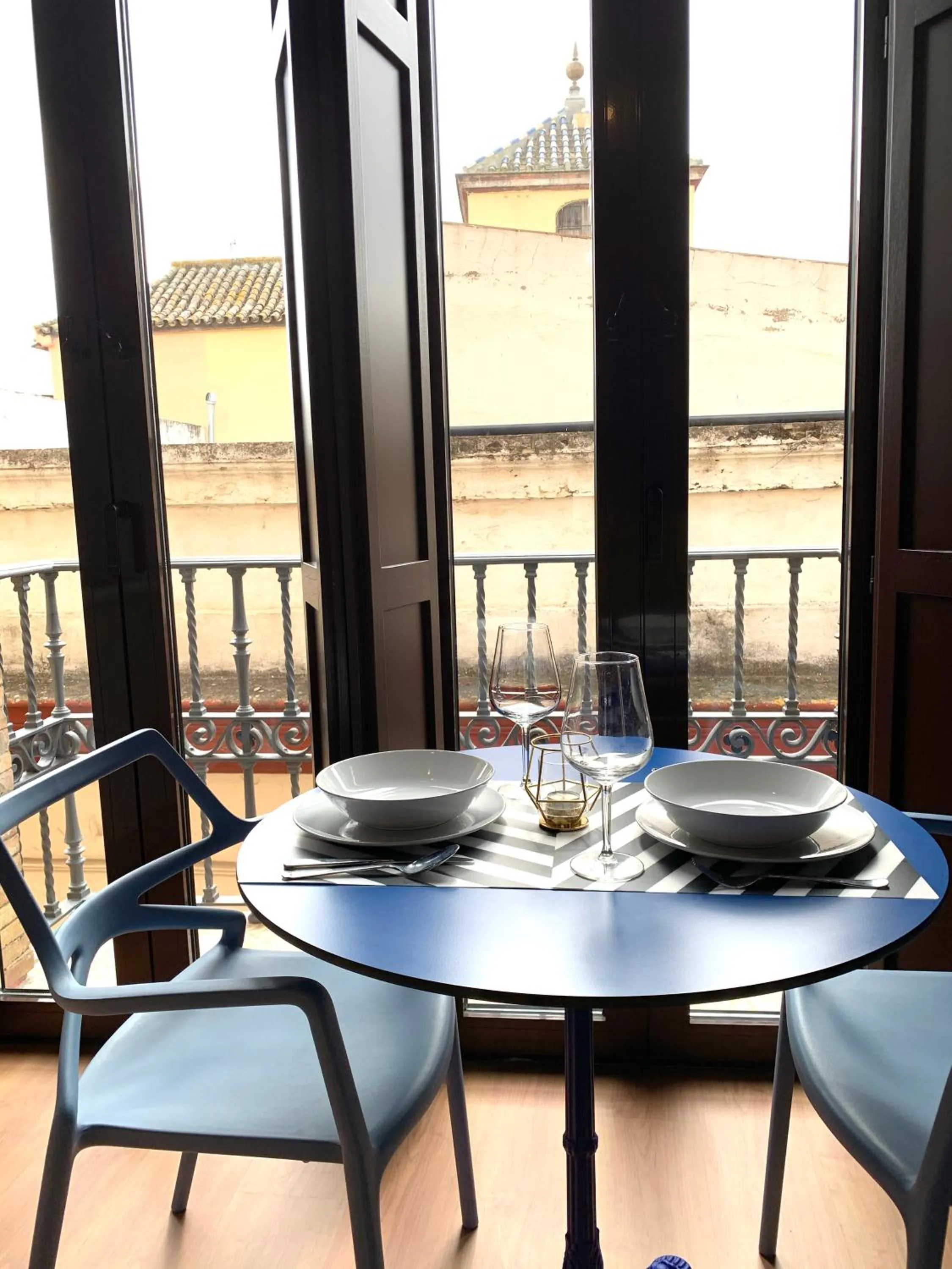 Dining area in Ritual Sevilla Suites Centro