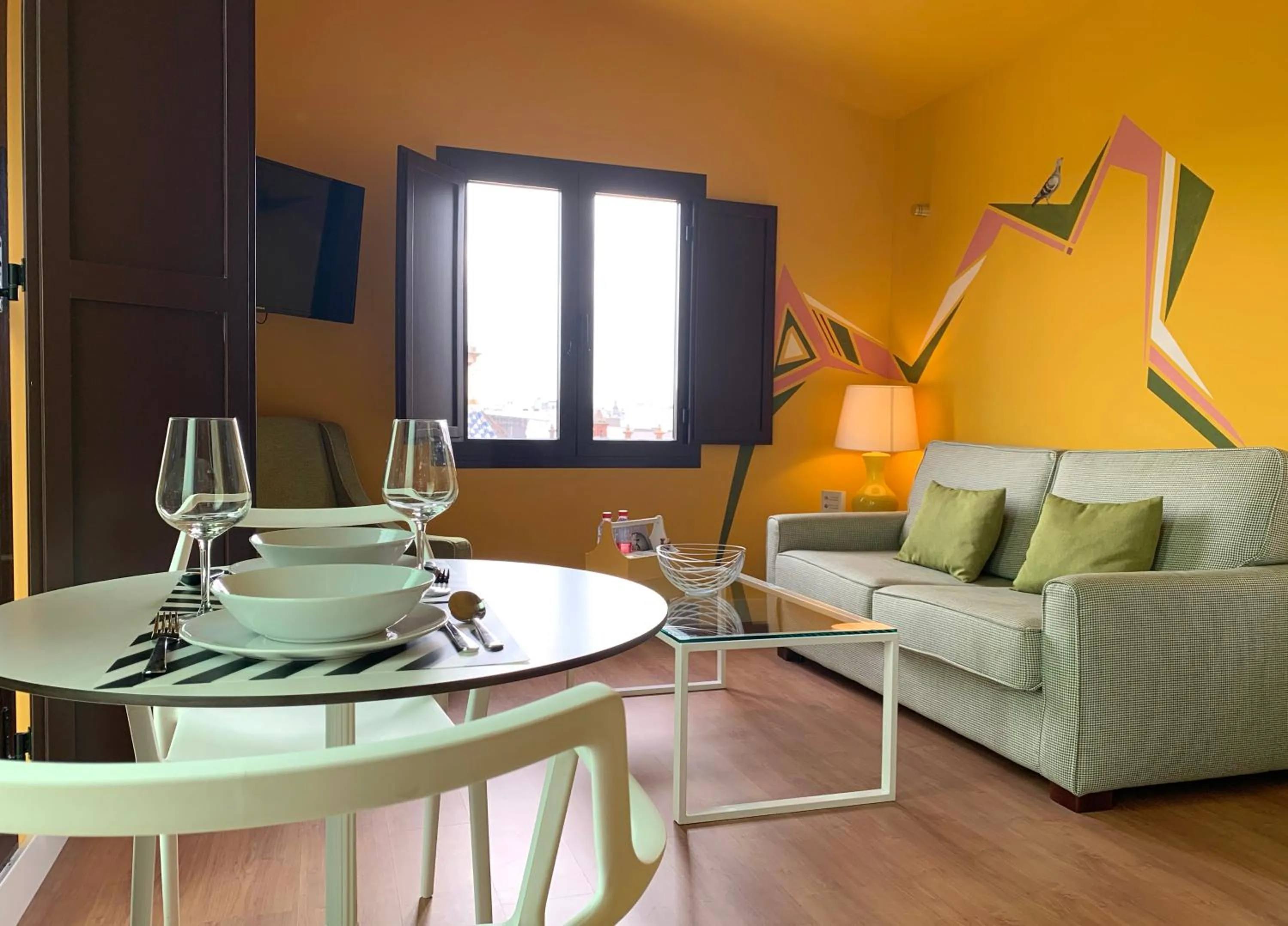 TV and multimedia in Ritual Sevilla Suites Centro