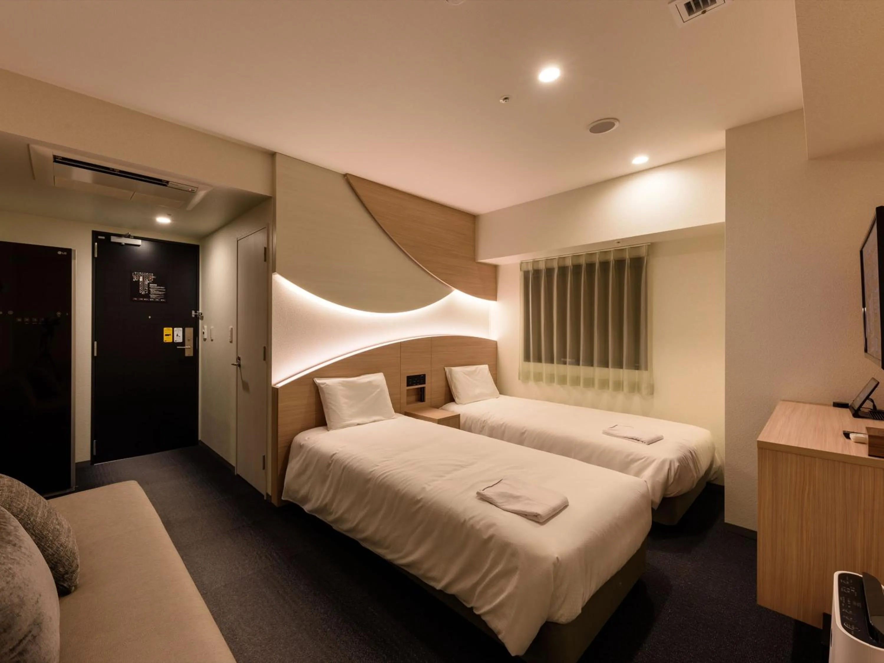 Photo of the whole room, Bed in Henn na Hotel Premier Tokyo Asakusa Tawaramachi