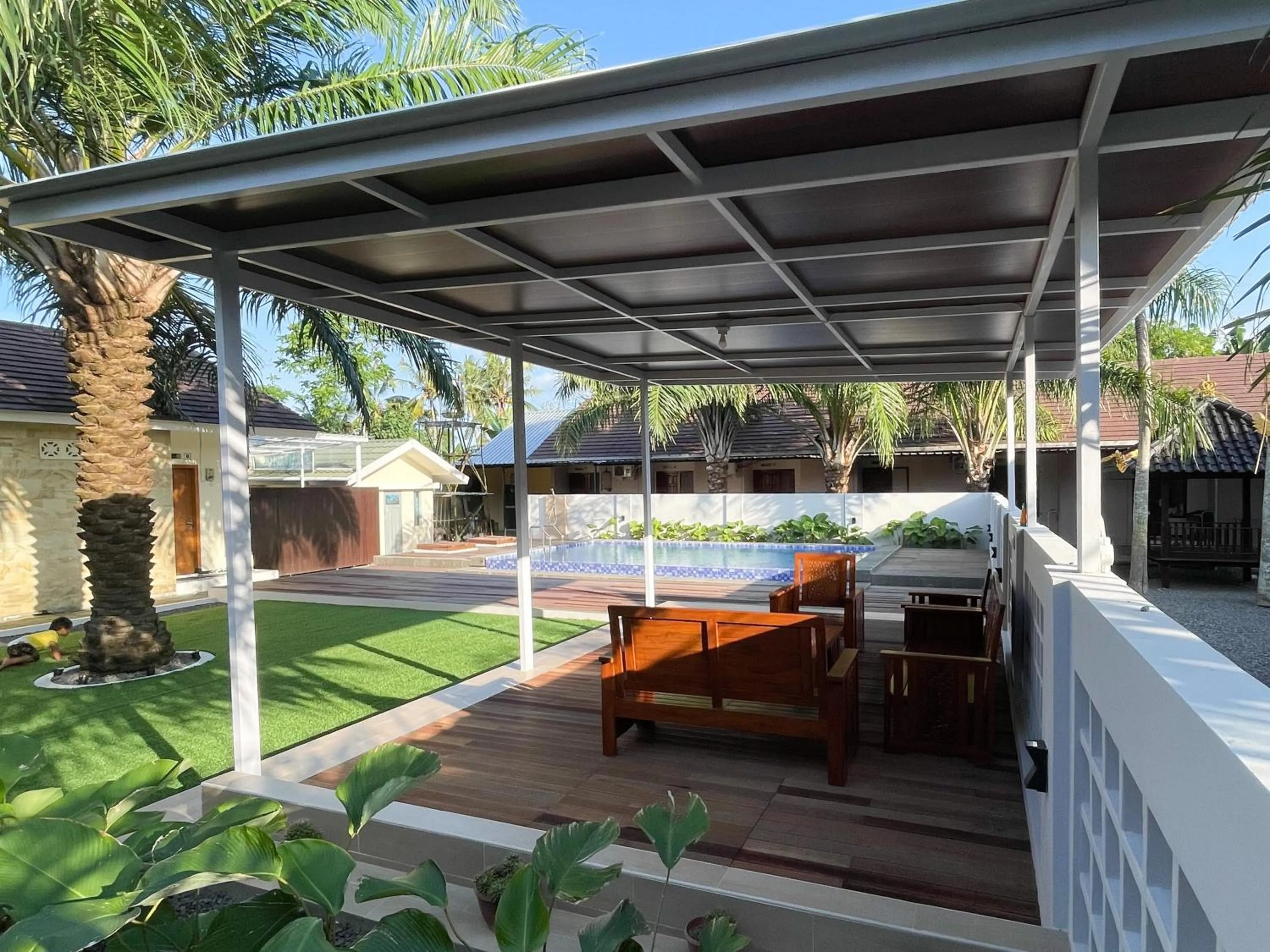 Seating area in RedDoorz Syariah Plus near Banyuwangi Airport
