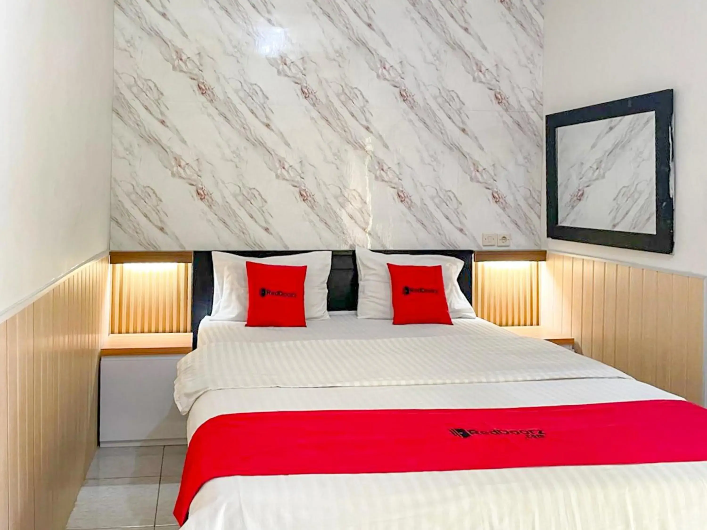 Standard Double Room in RedDoorz Syariah Plus near Banyuwangi Airport Standard Double Room in RedDoorz Syariah Plus near Banyuwangi Airport