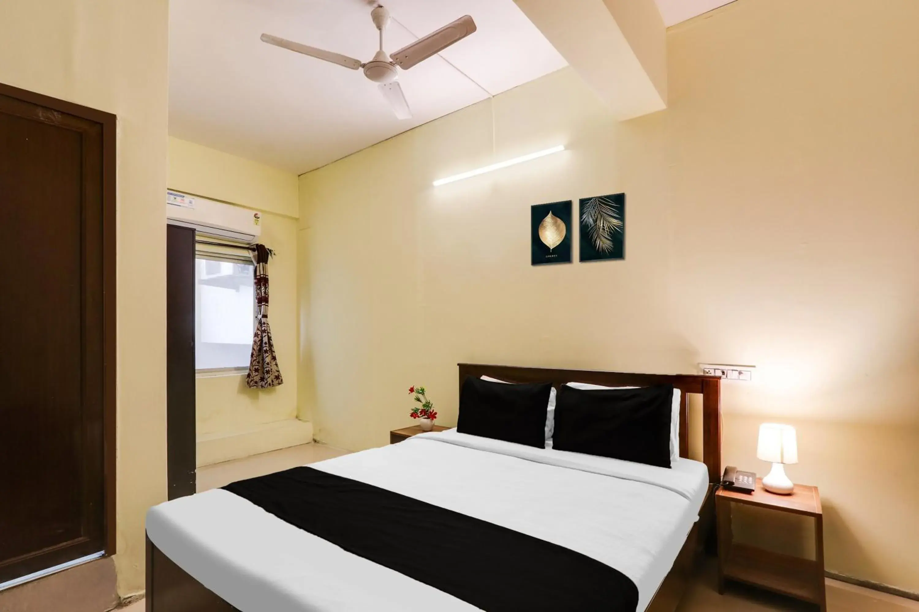 Deluxe Triple Room - single occupancy in Super Collection O Secunderabad-II Deluxe Triple Room - single occupancy in Super Collection O Secunderabad-II