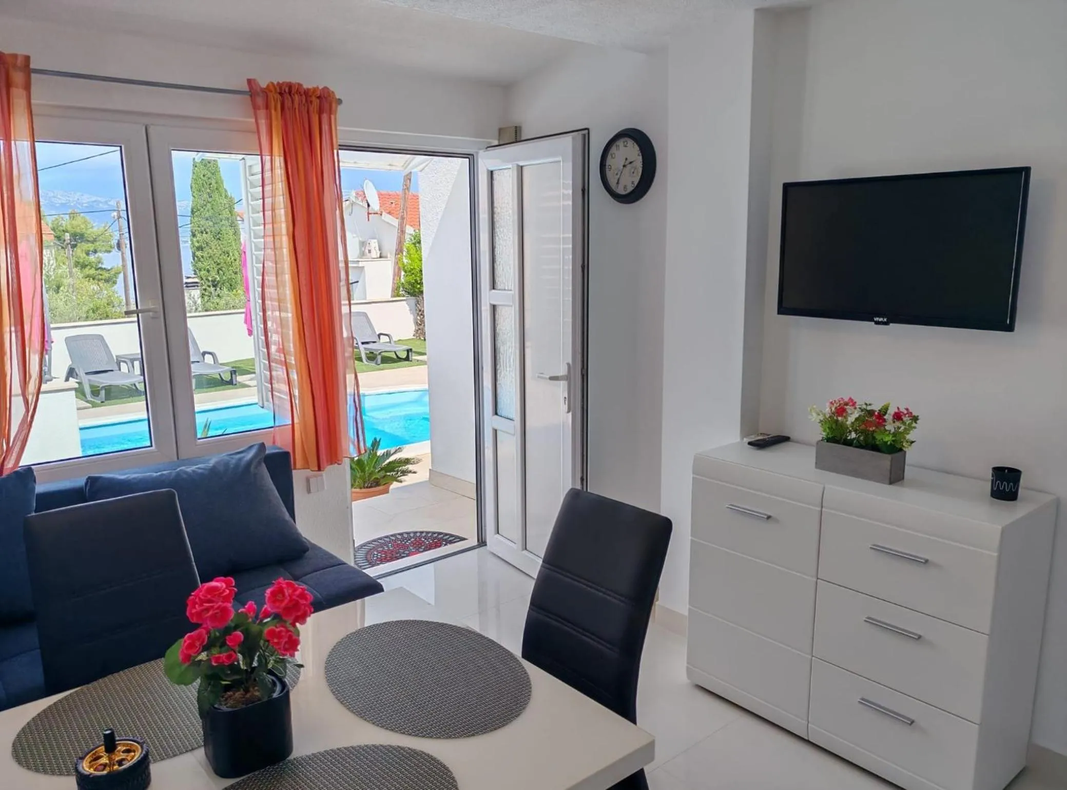 Living room in Apartments Mihovilovic - 50 m from beach