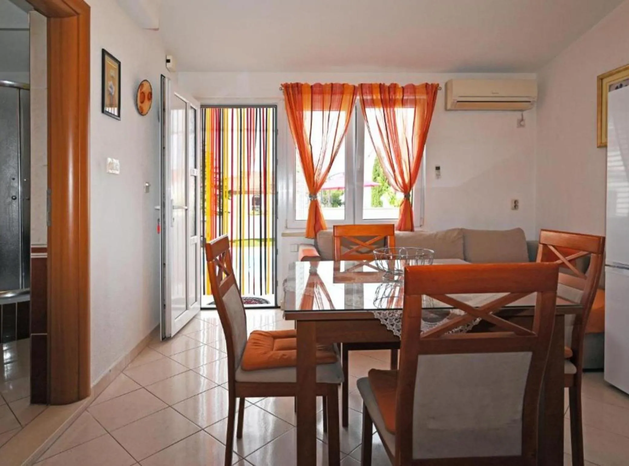 Dining area in Apartments Mihovilovic - 50 m from beach