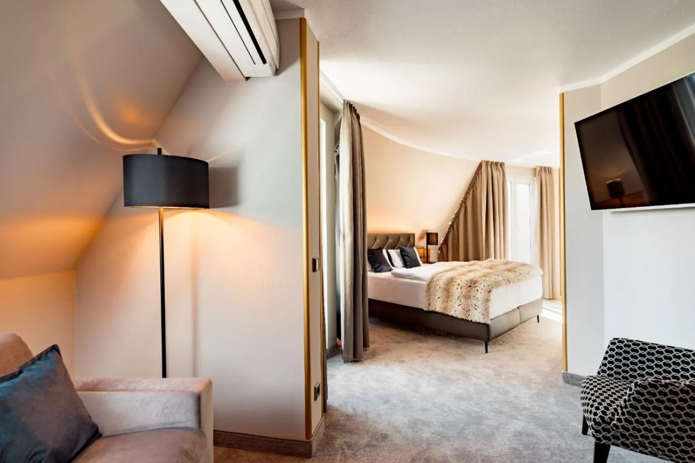 Bedroom, Bed in Burghotel Staufeneck