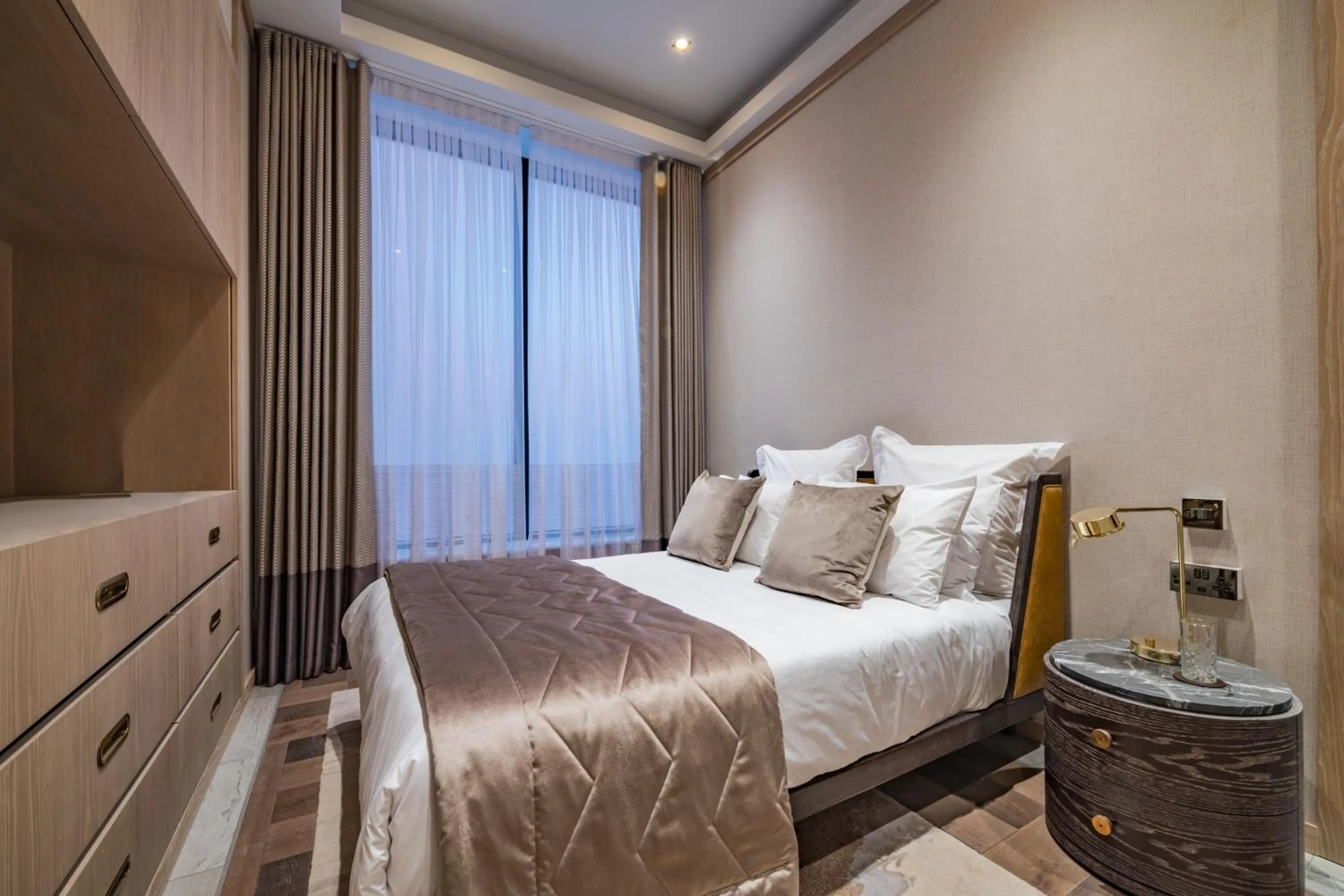 Bedroom, Bed in Stock Exchange Hotel, Manchester, Autograph Collection