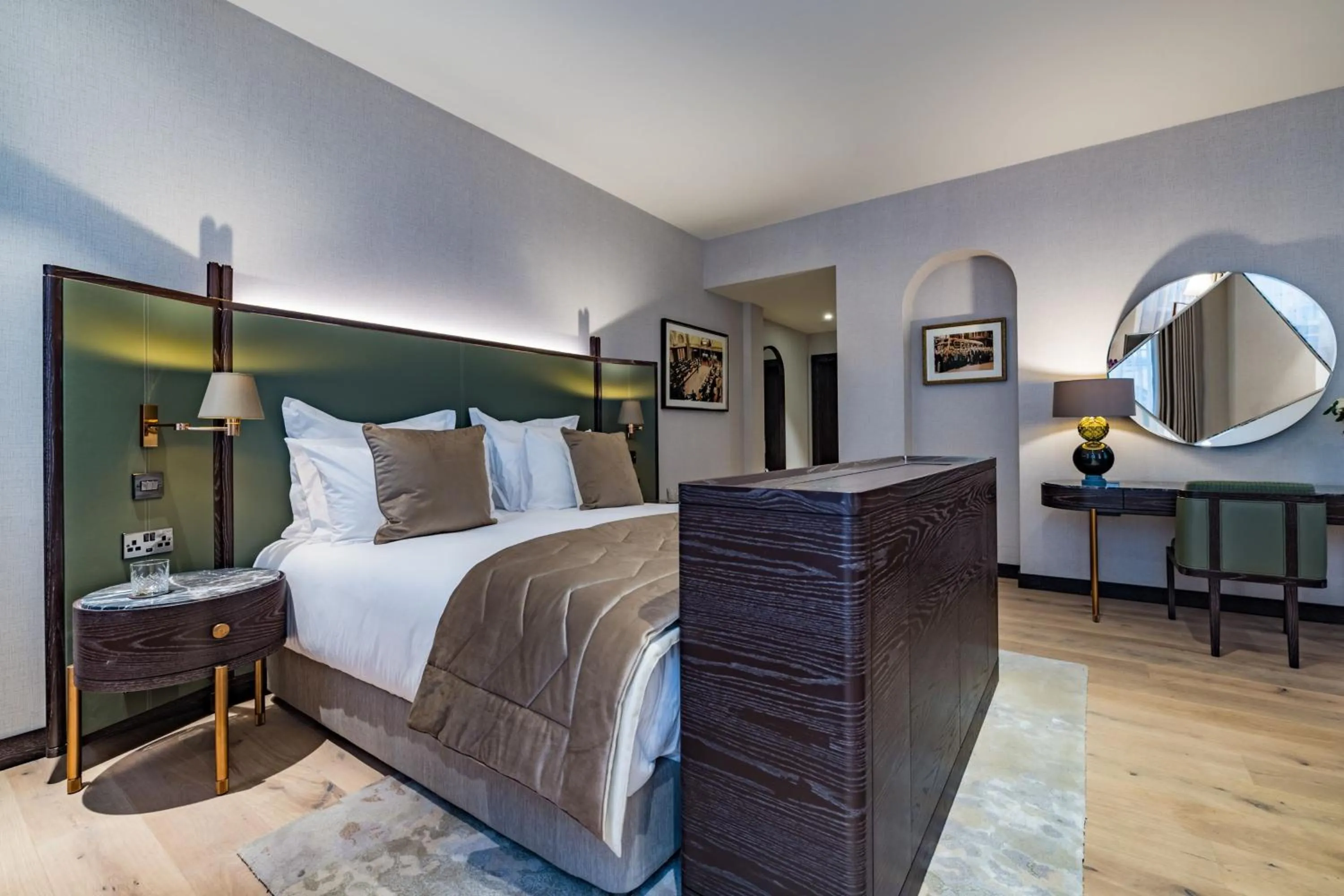 Bedroom, Bed in Stock Exchange Hotel, Manchester, Autograph Collection