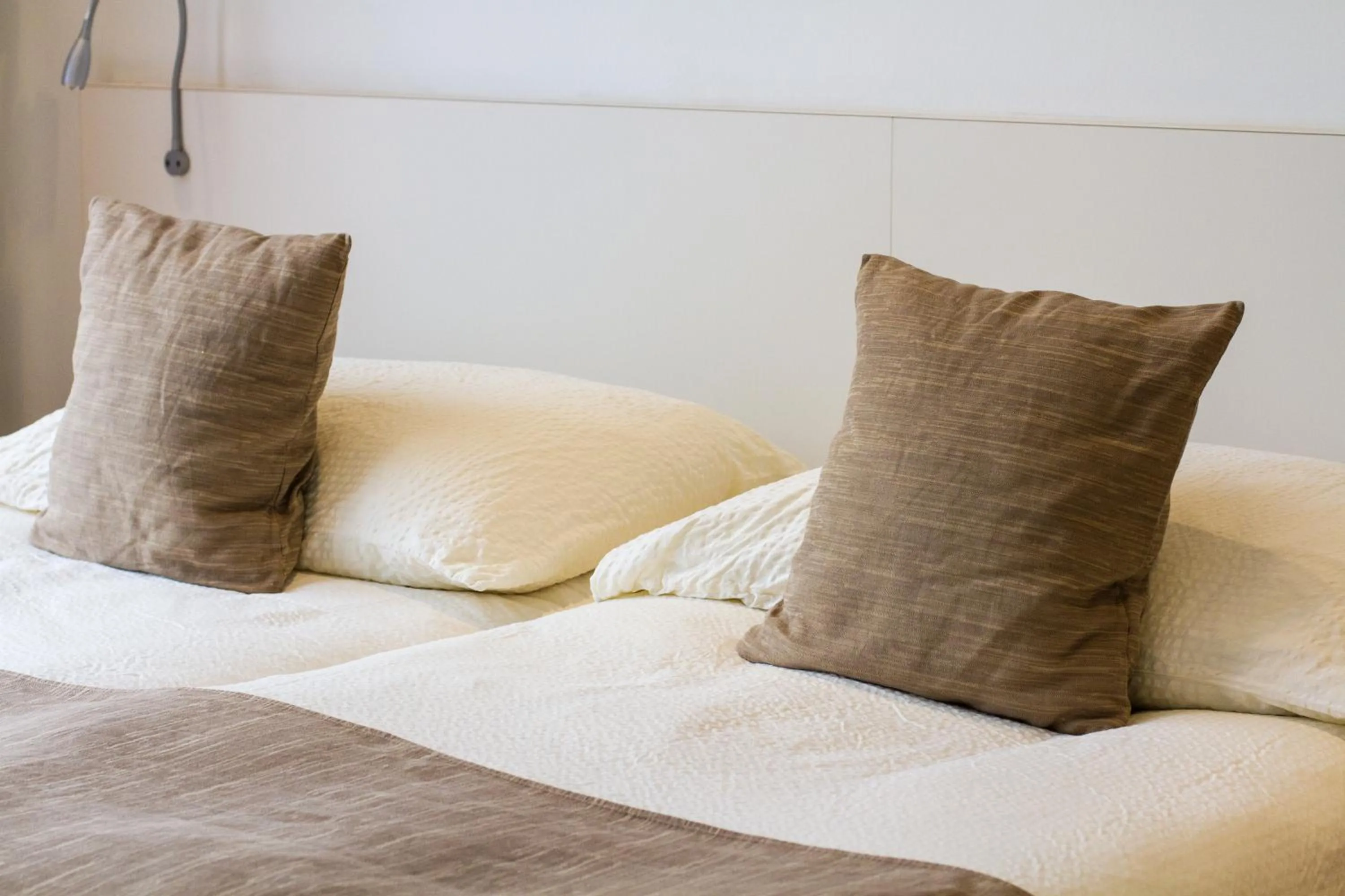 Bedroom, Bed in Hôtel Elite