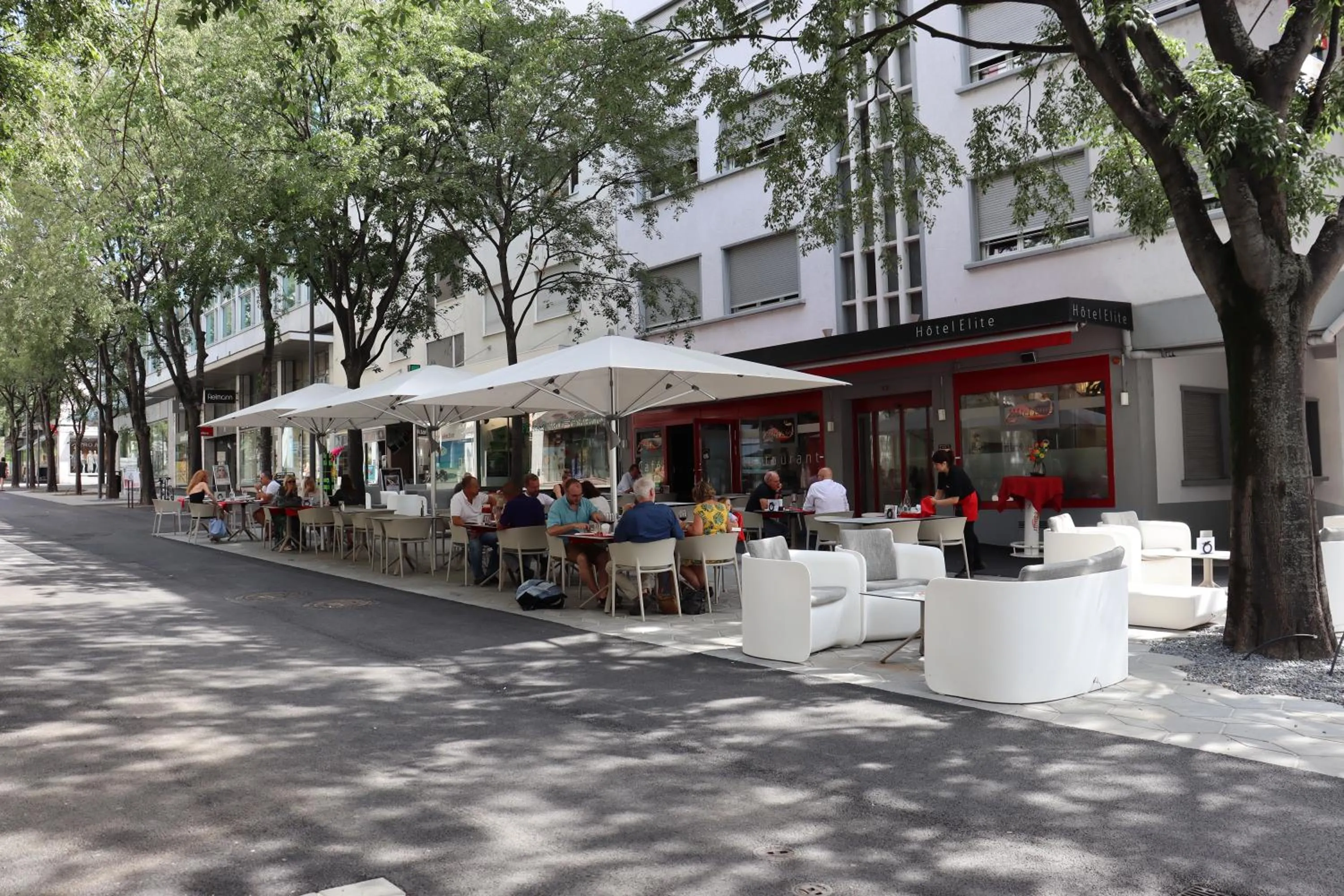 Patio in Hôtel Elite