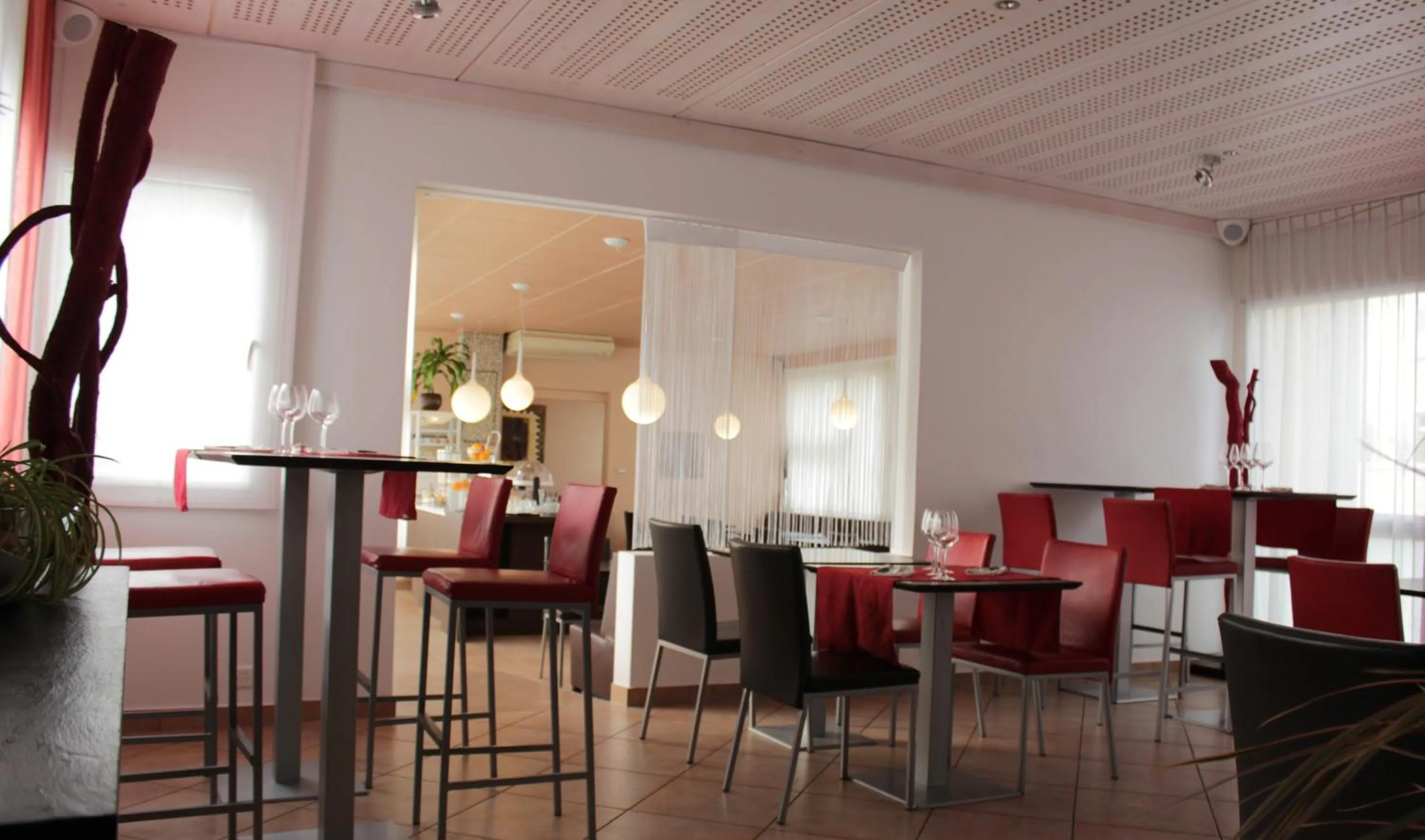 Restaurant/places to eat in Hôtel Elite