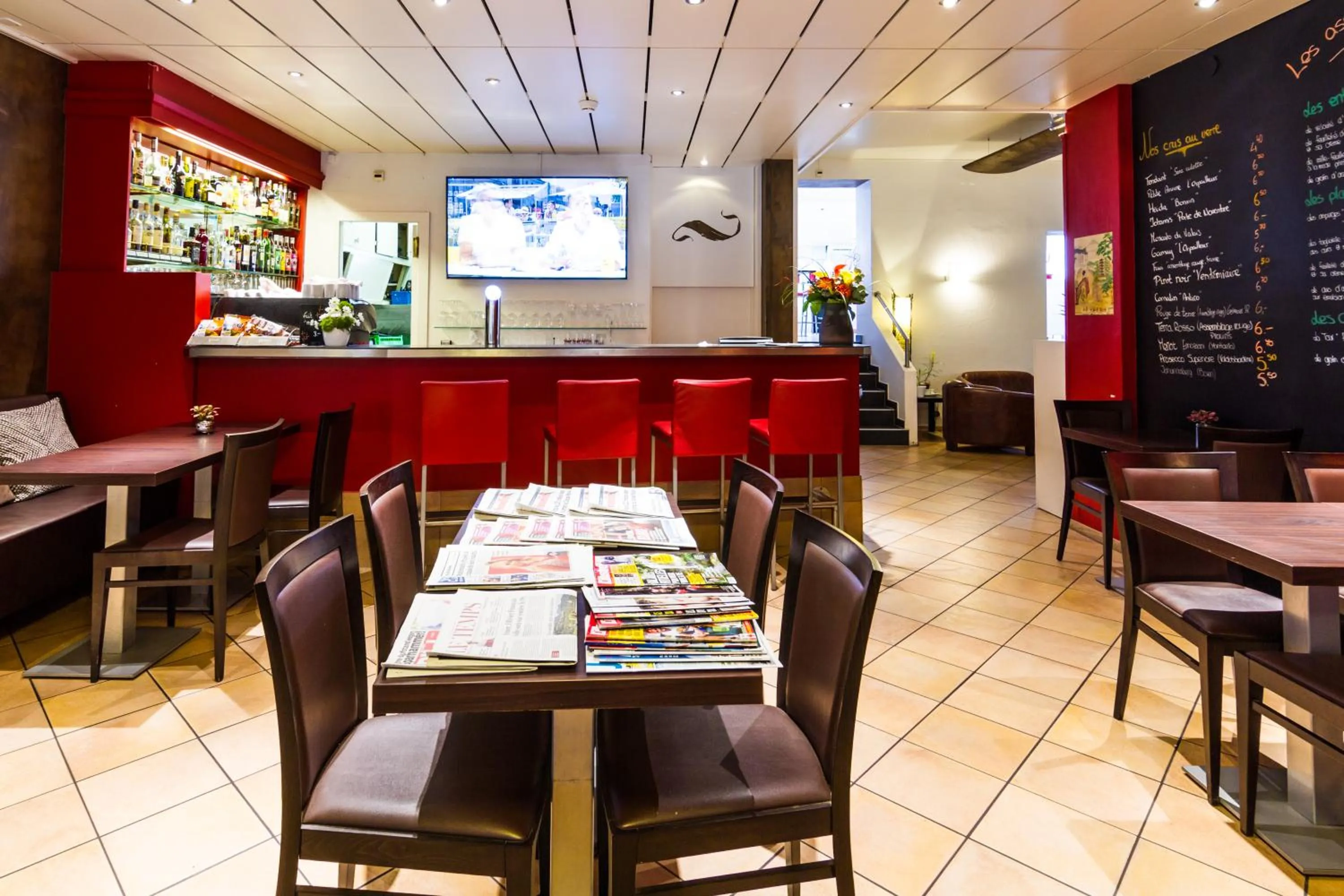 Restaurant/places to eat in Hôtel Elite