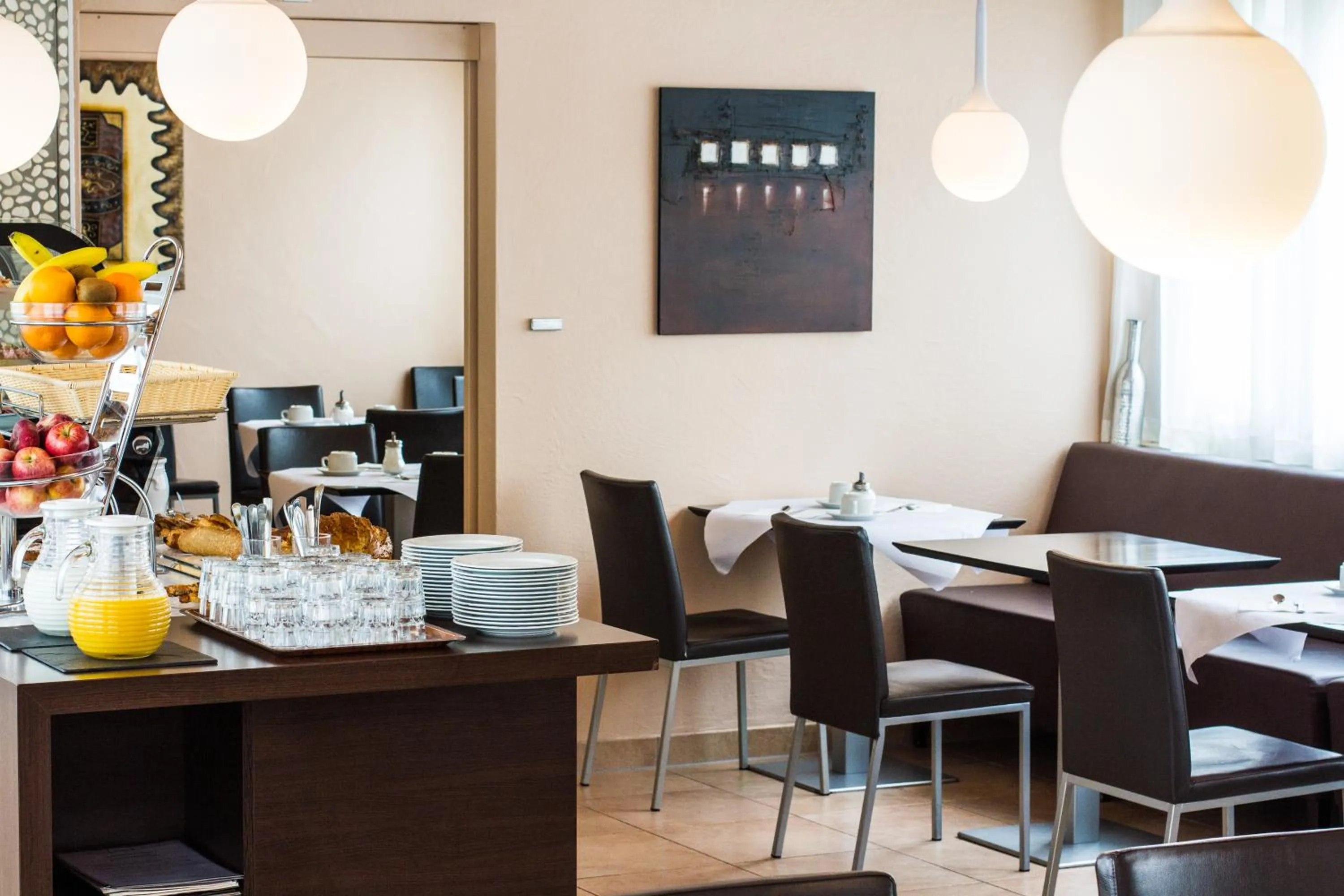 Restaurant/places to eat in Hôtel Elite