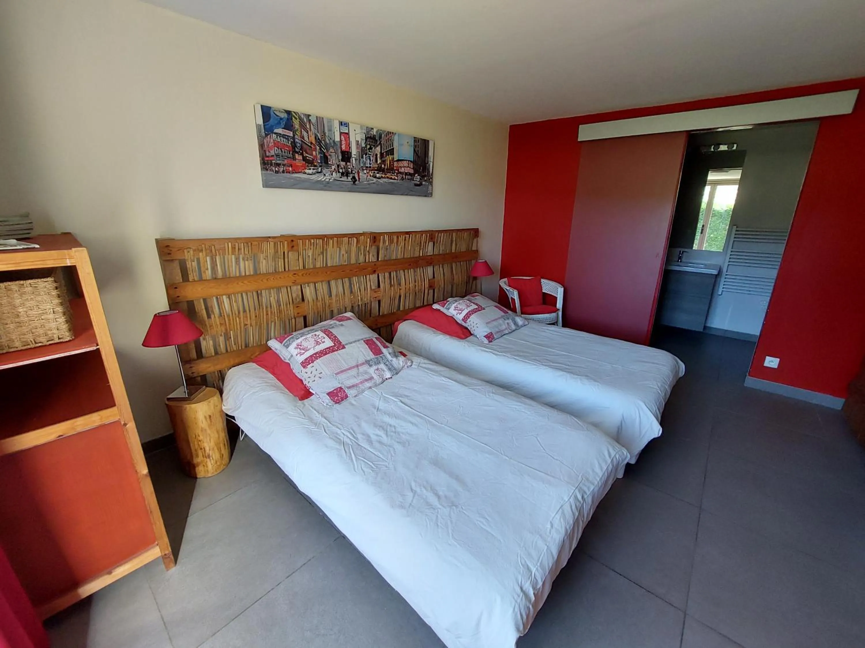 Bedroom, Bed in Chambres d'Hôtes Aux Tournesols