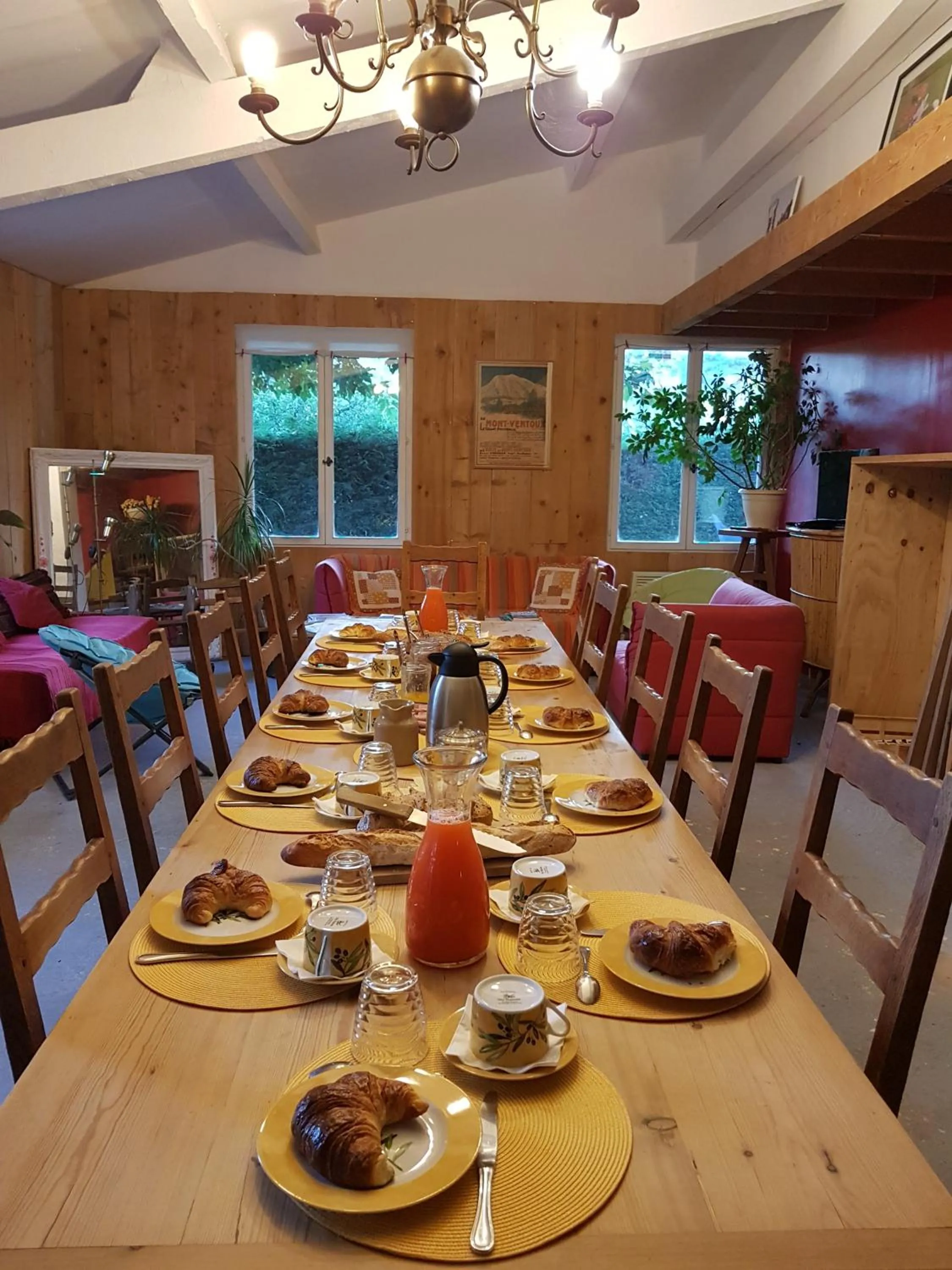 Breakfast in Chambres d'Hôtes Aux Tournesols