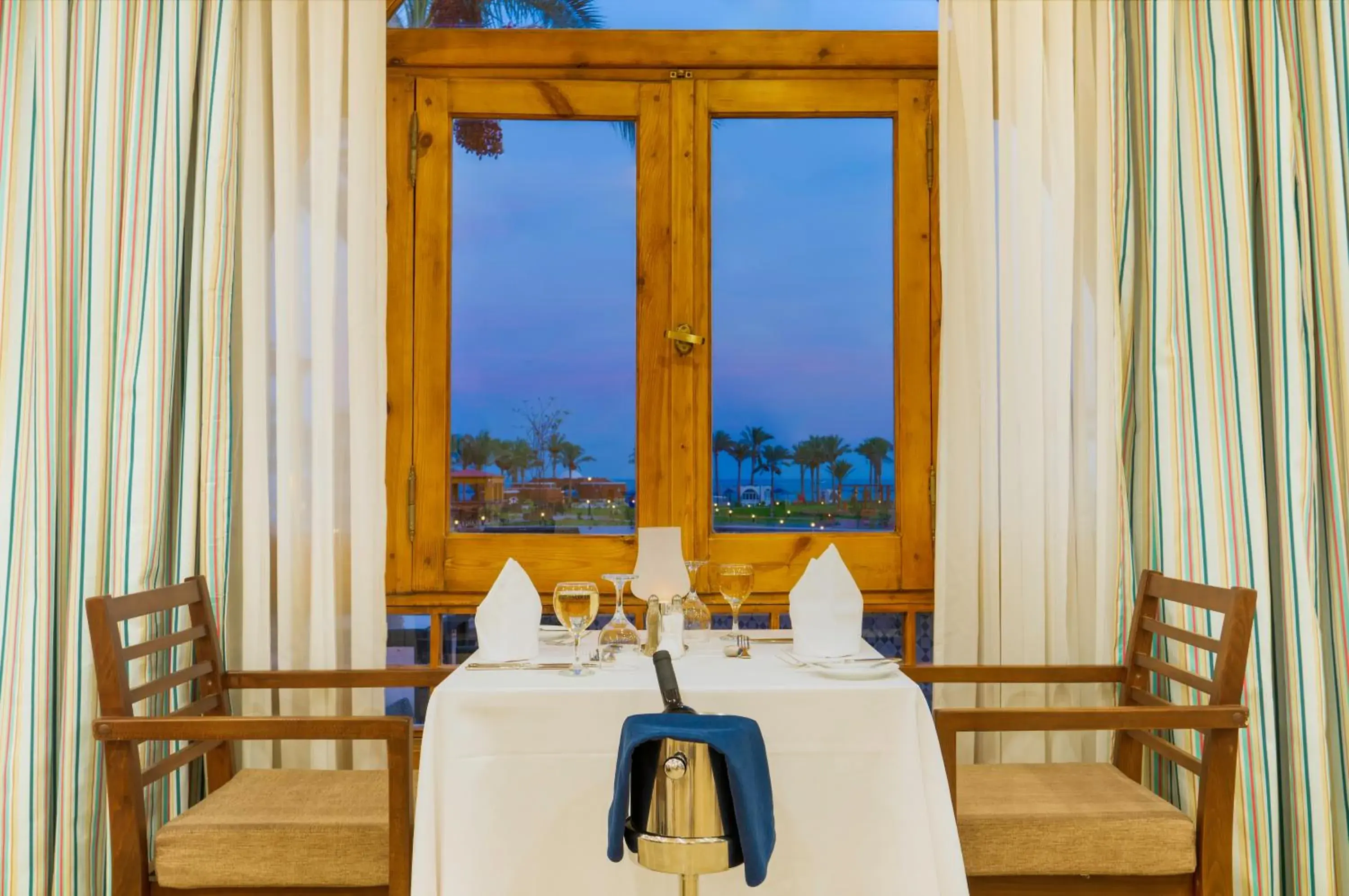 Restaurant/places to eat, Bed in Safir Dahab Resort Restaurant/places to eat, Bed in Safir Dahab Resort