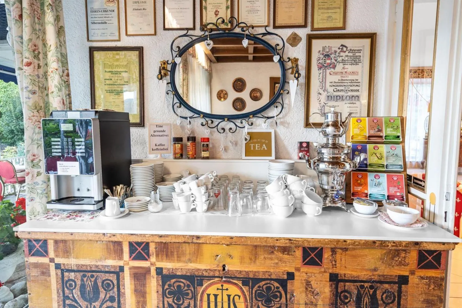 Coffee/tea facilities in Hotel Nikolasch