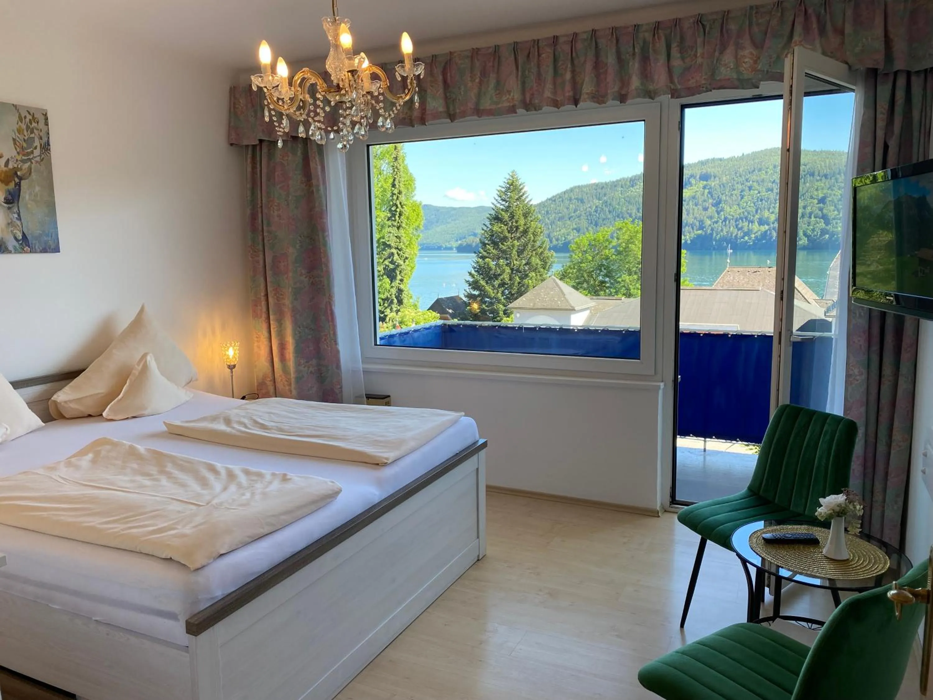 Photo of the whole room, Bed in Hotel Nikolasch