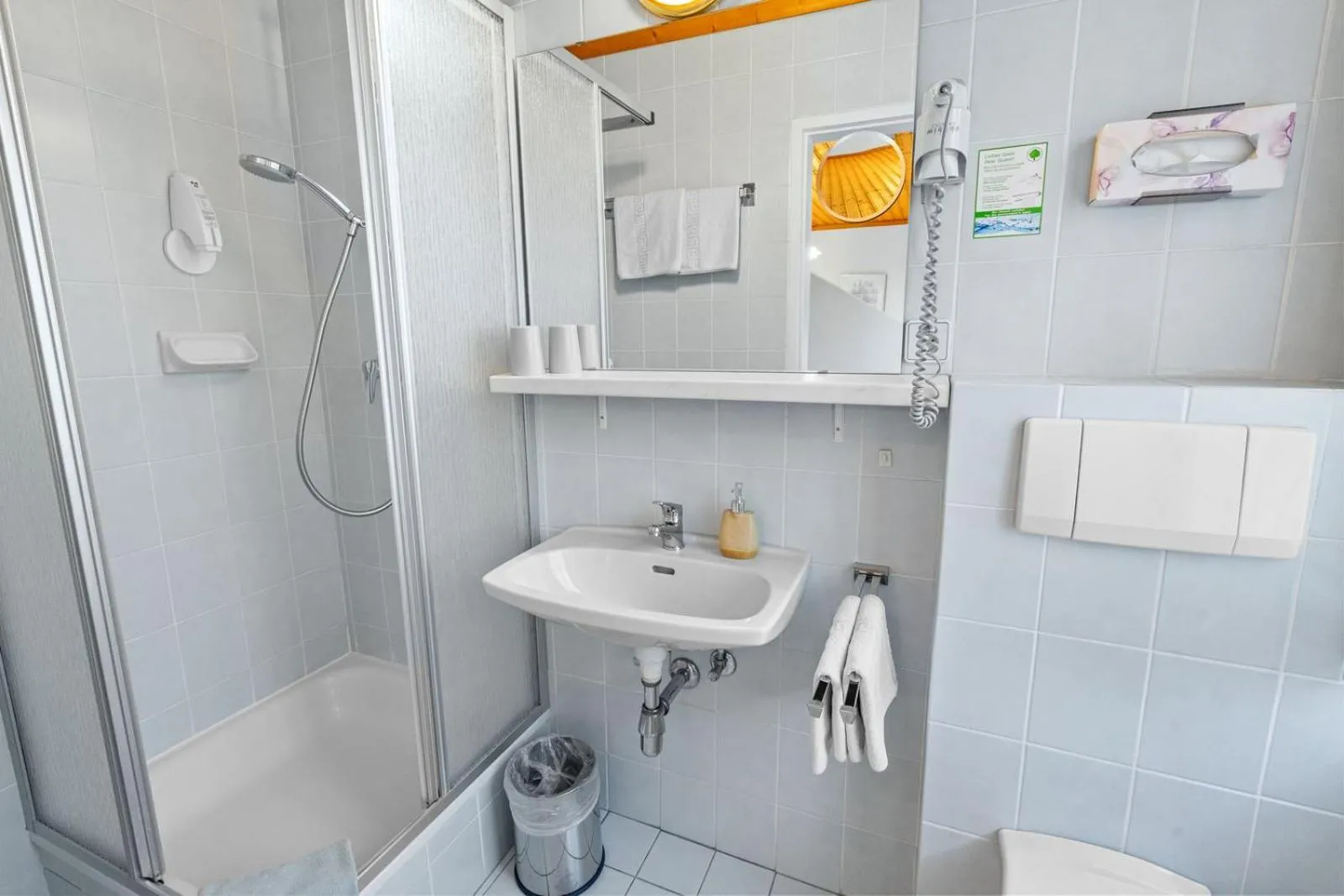 Shower in Hotel Nikolasch