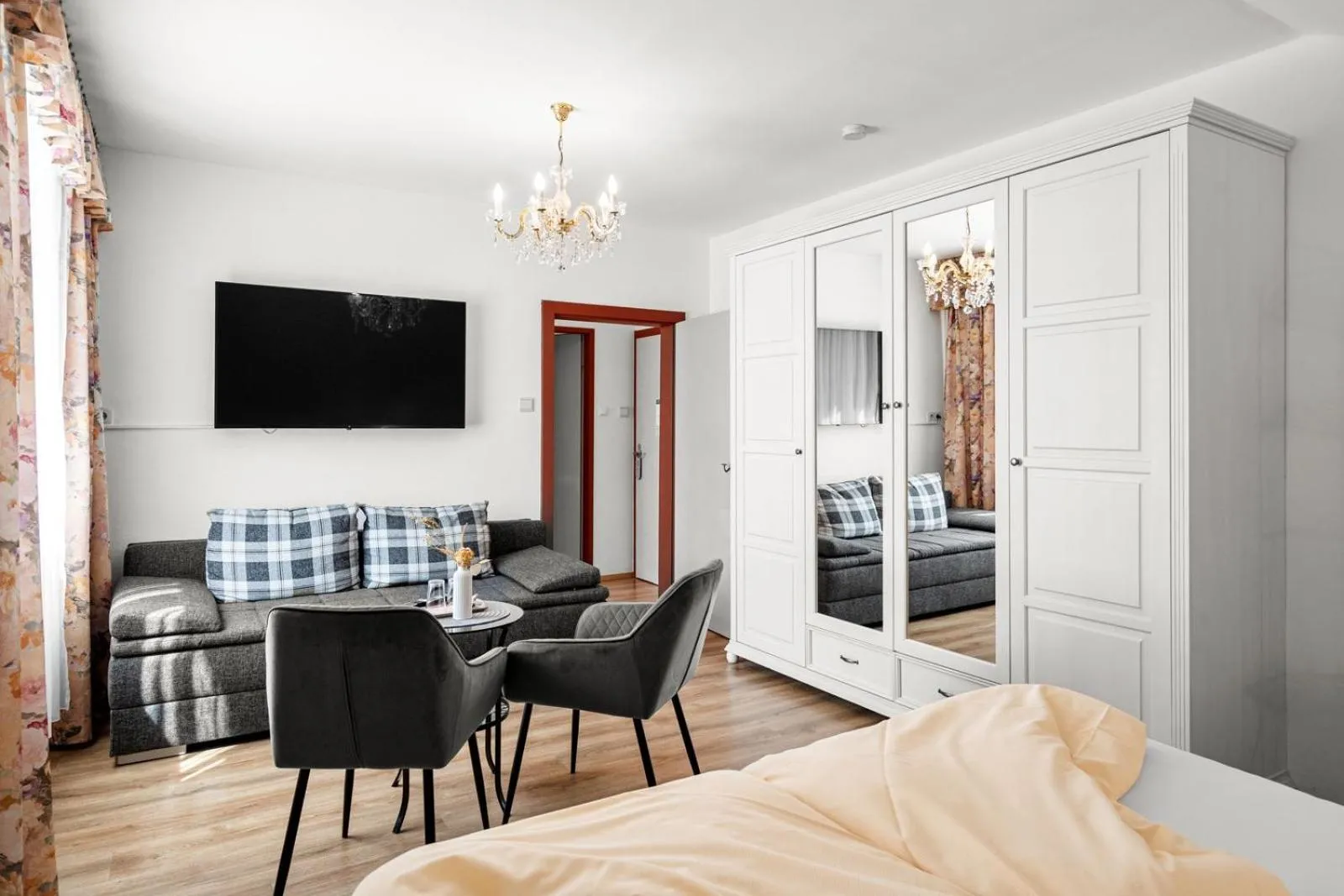 TV and multimedia, Bed in Hotel Nikolasch