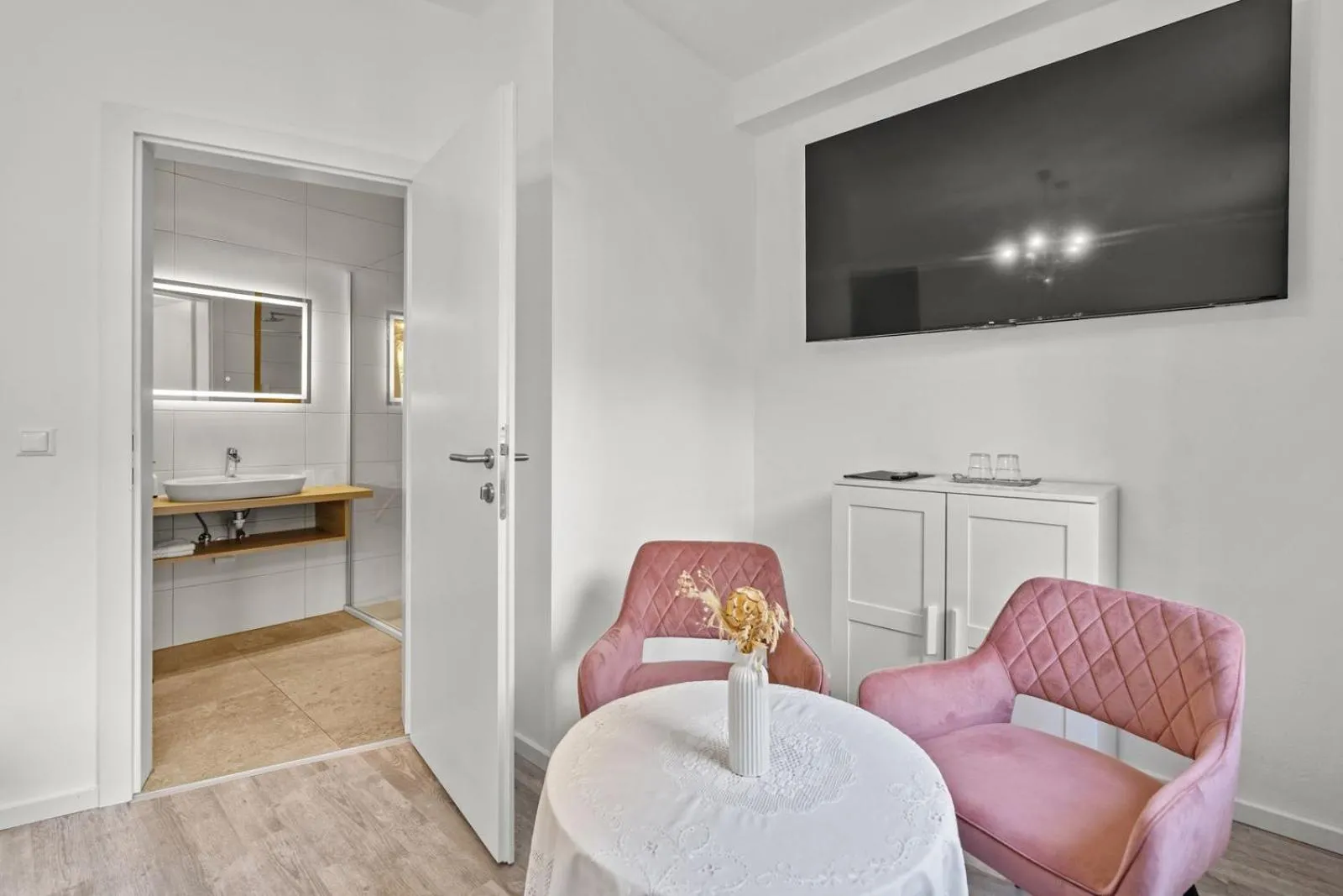 TV and multimedia in Hotel Nikolasch