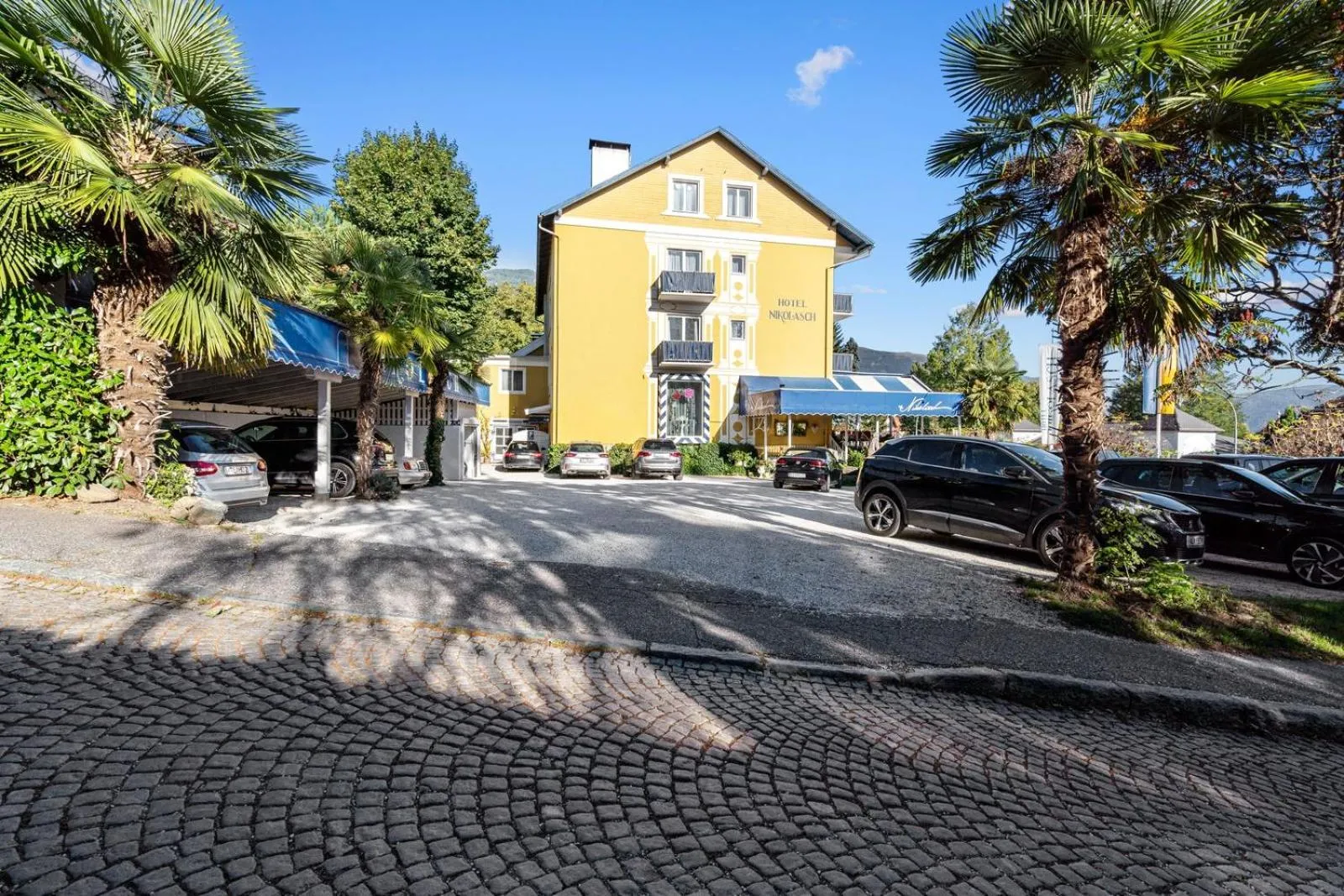 Property building in Hotel Nikolasch