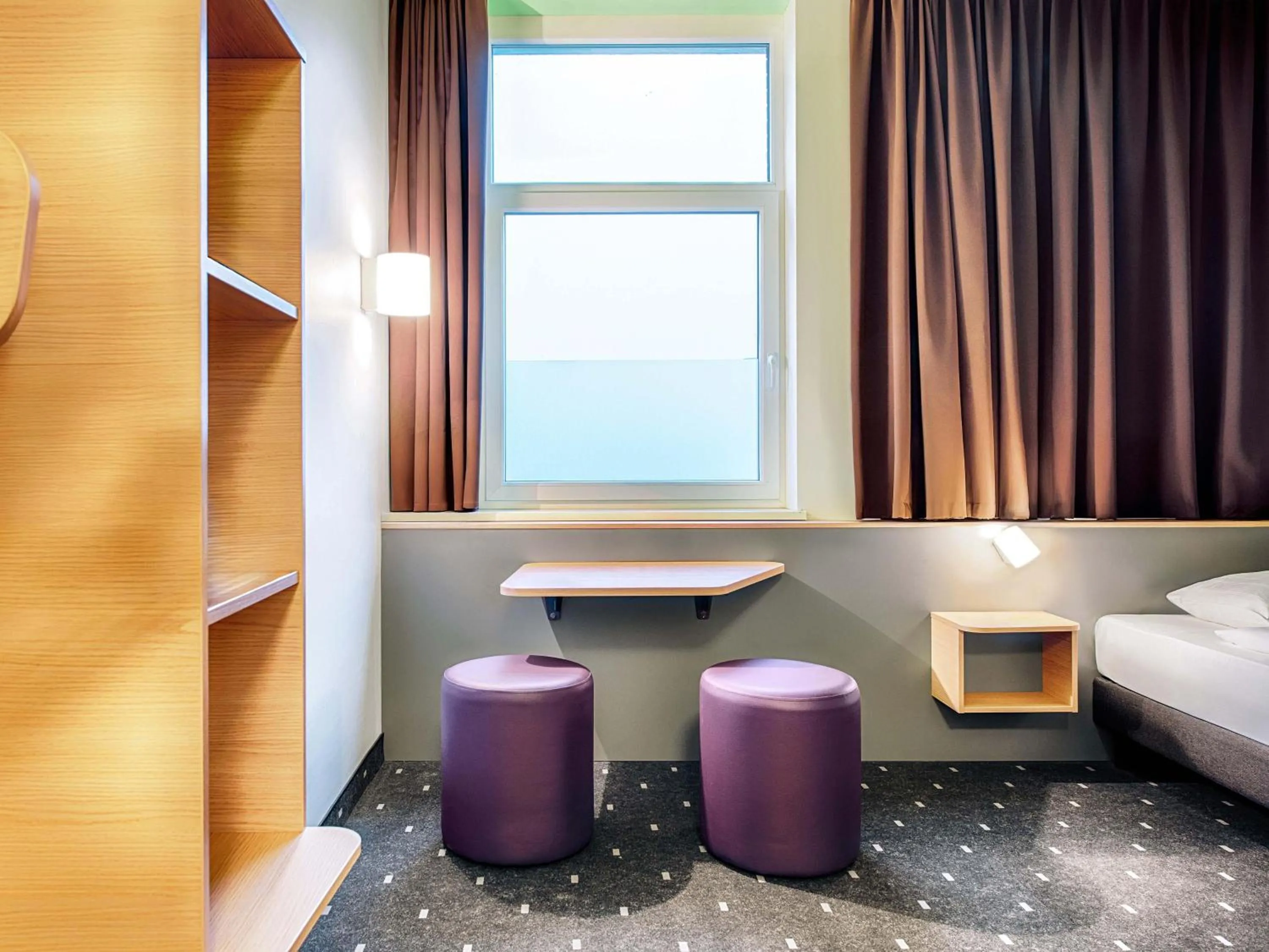 Photo of the whole room, Bed in B&B Hotel Kassel-City