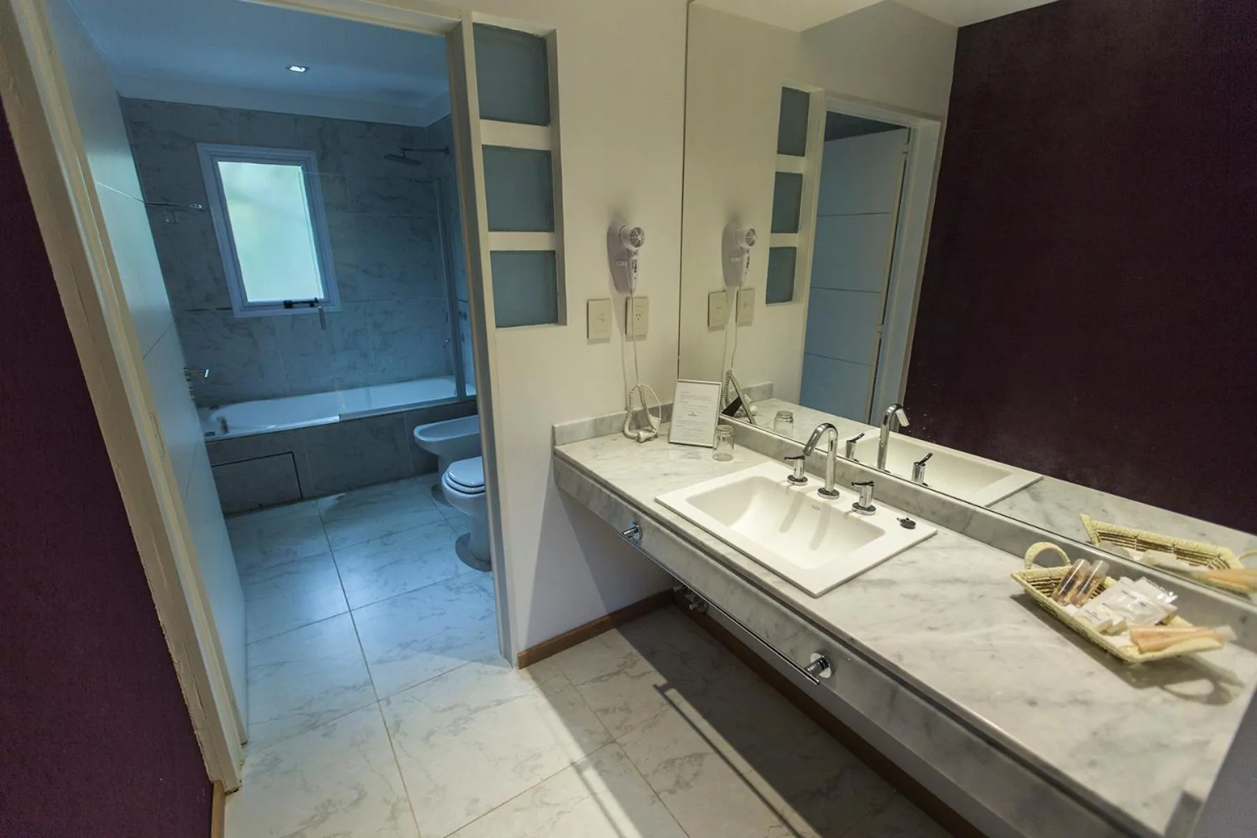 Bathroom in Howard Johnson Marinas & Resort