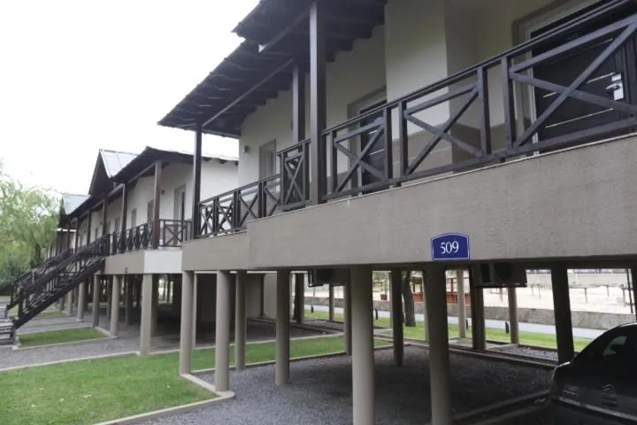 Property building in Howard Johnson Marinas & Resort