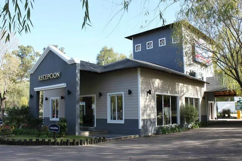 Property building in Howard Johnson Marinas & Resort