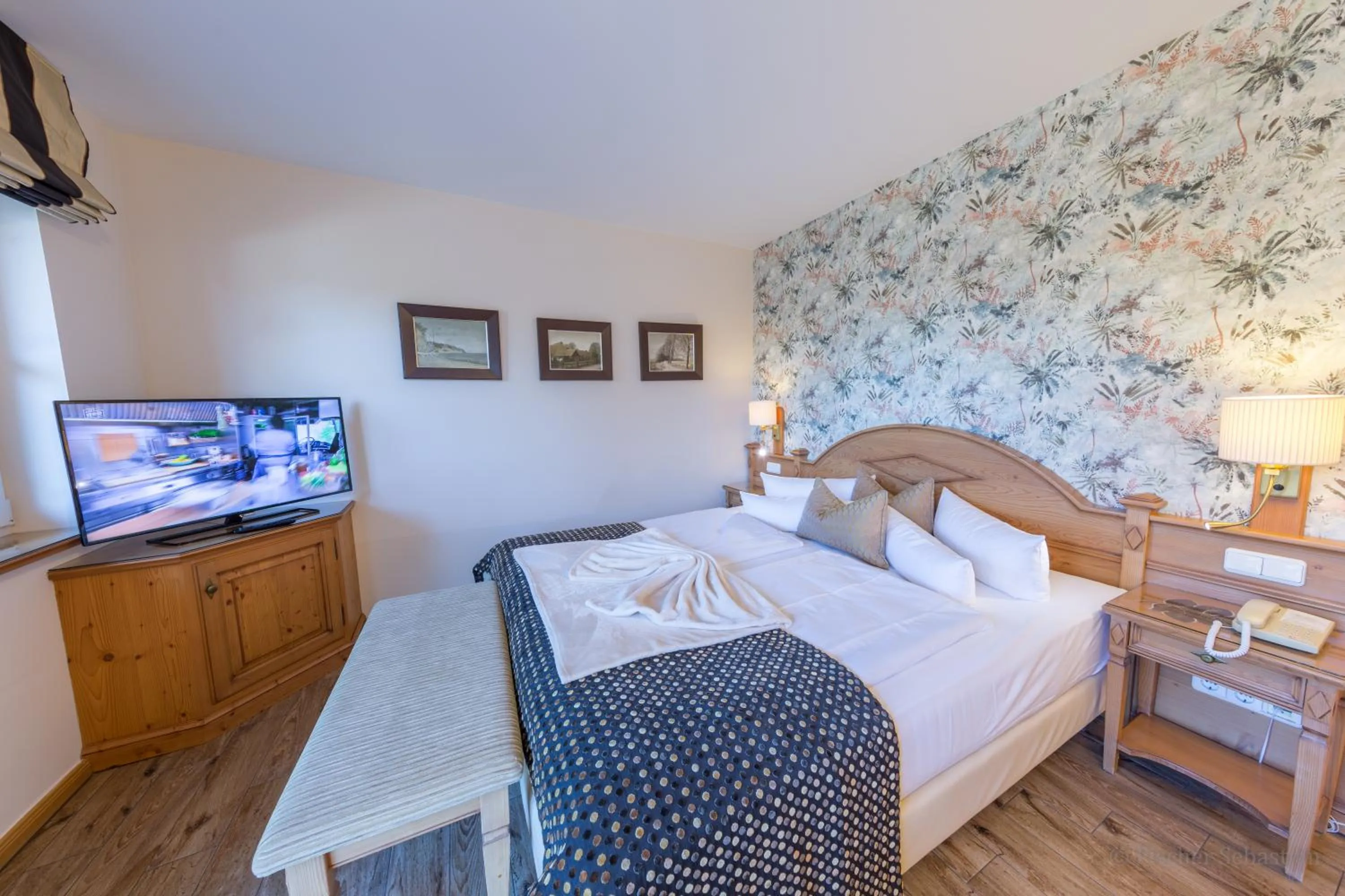 Bedroom, Bed in Romantik Hotel Namenlos