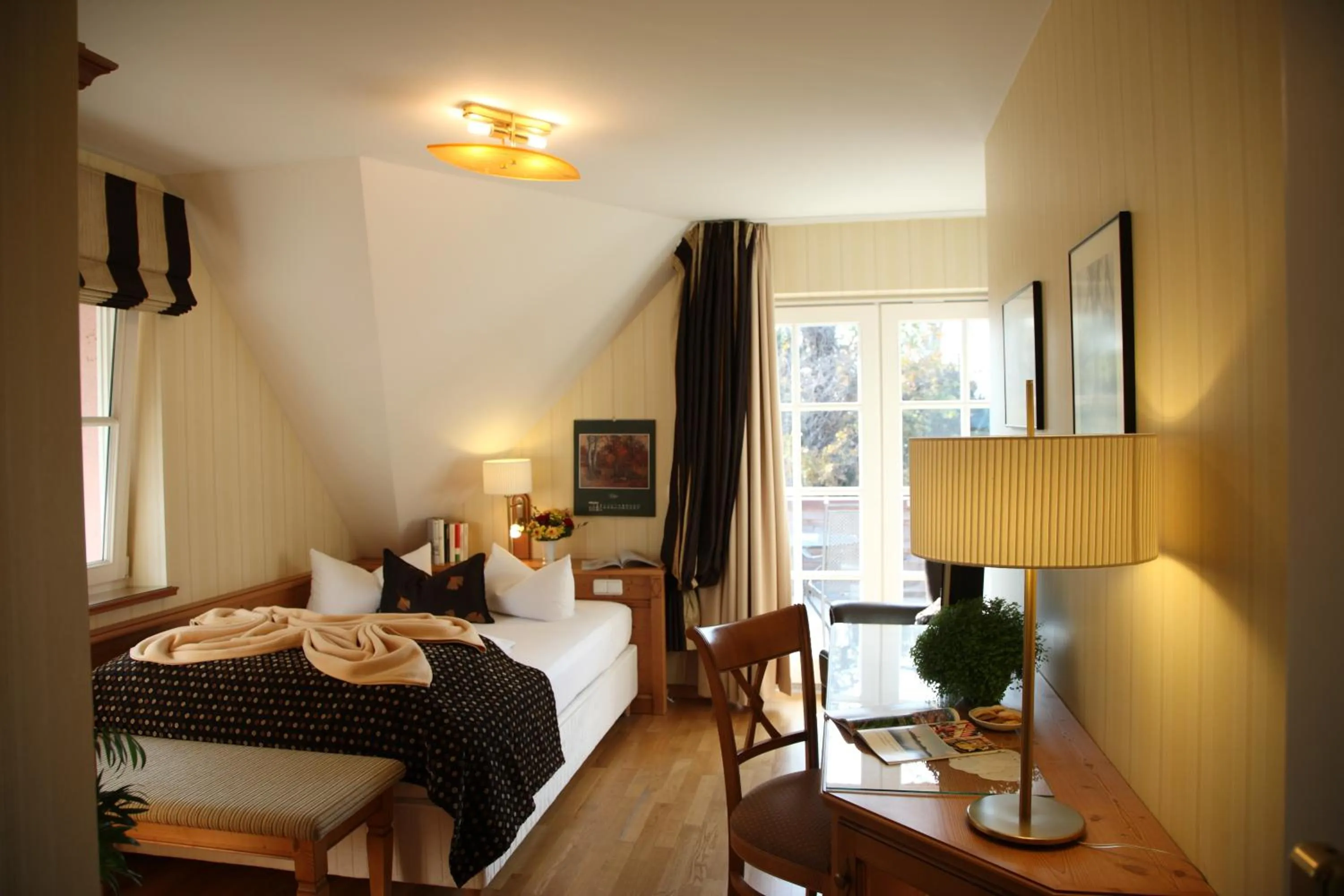 Photo of the whole room, Bed in Romantik Hotel Namenlos