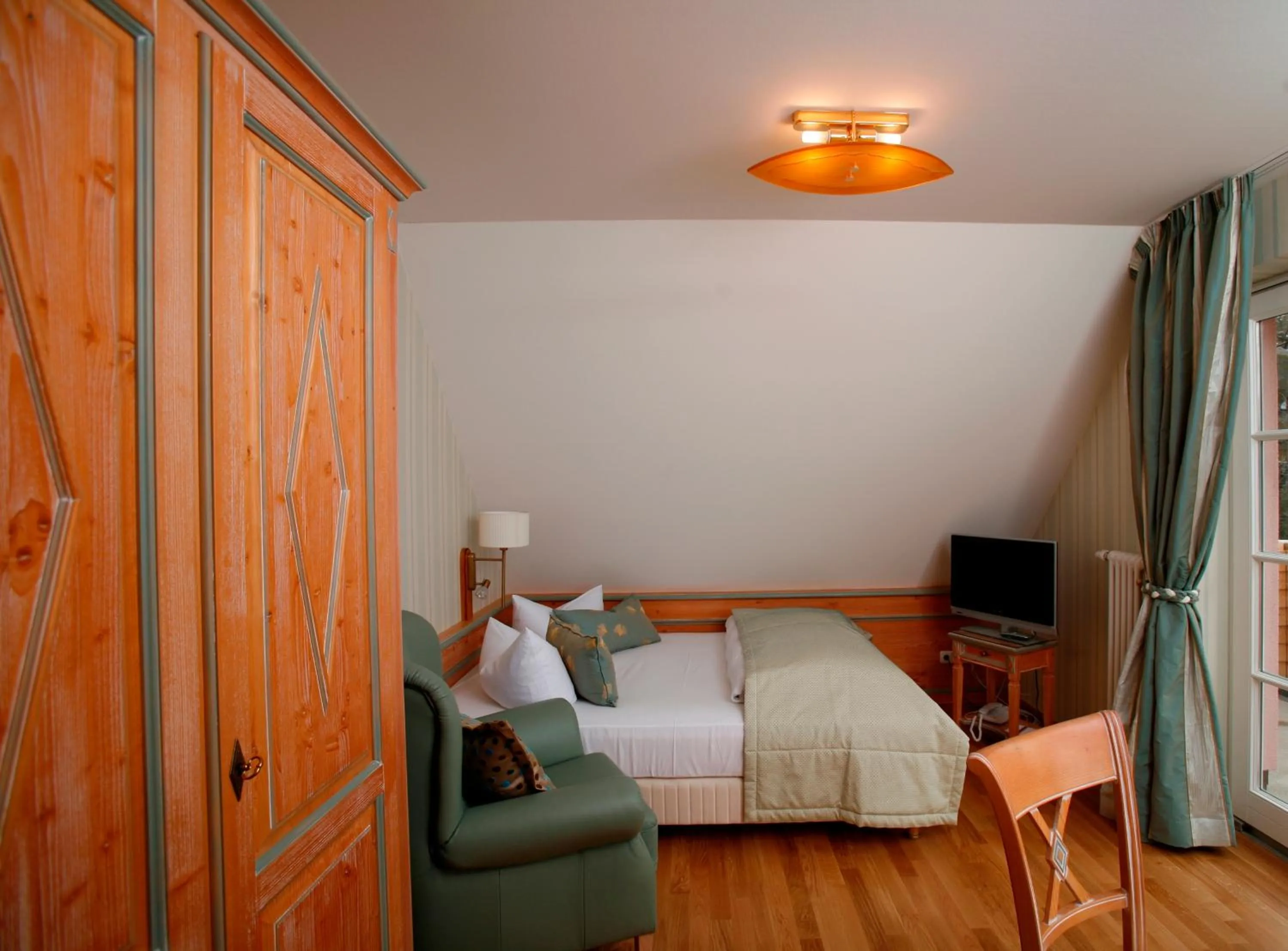 Bed in Romantik Hotel Namenlos