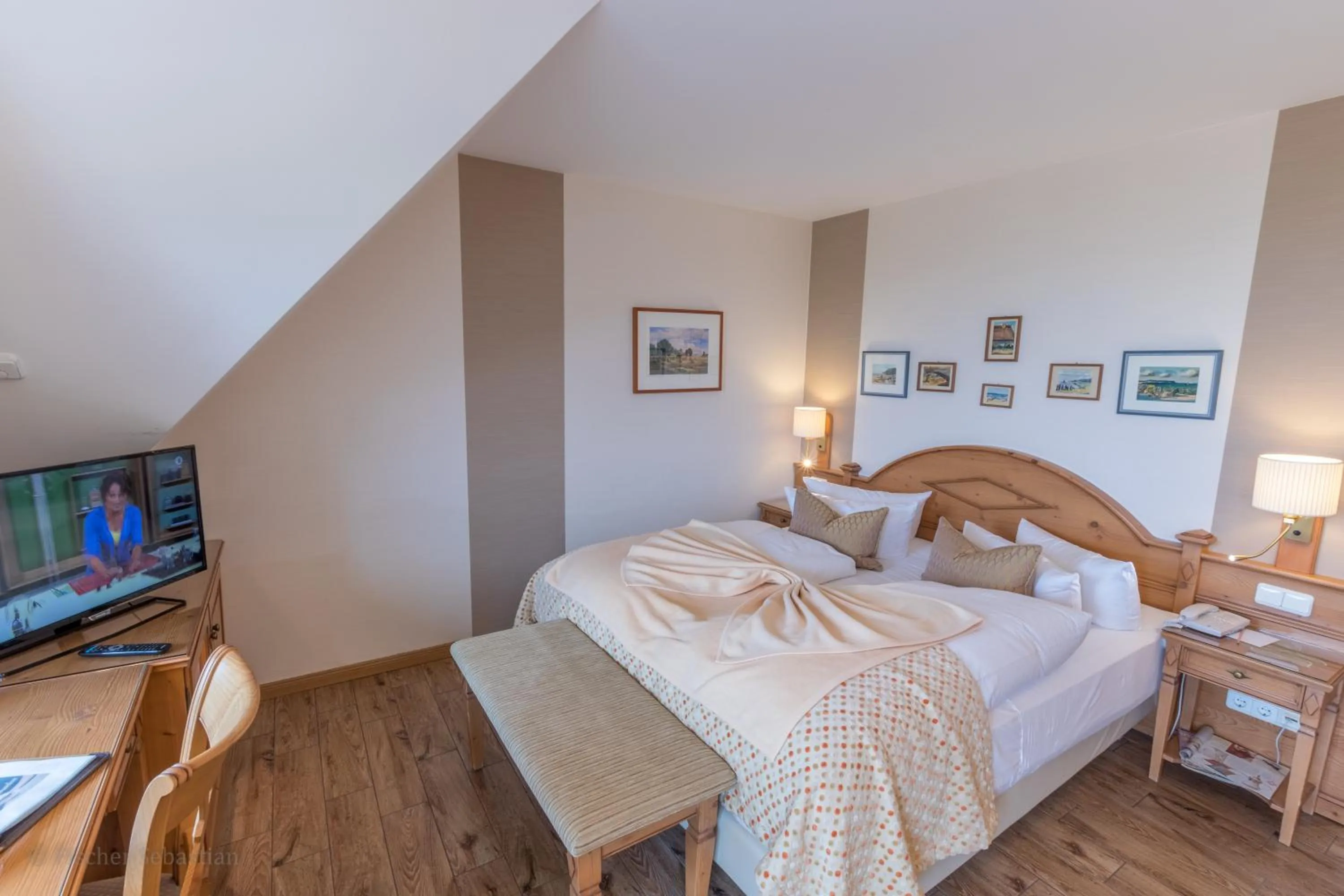 Bedroom, Bed in Romantik Hotel Namenlos