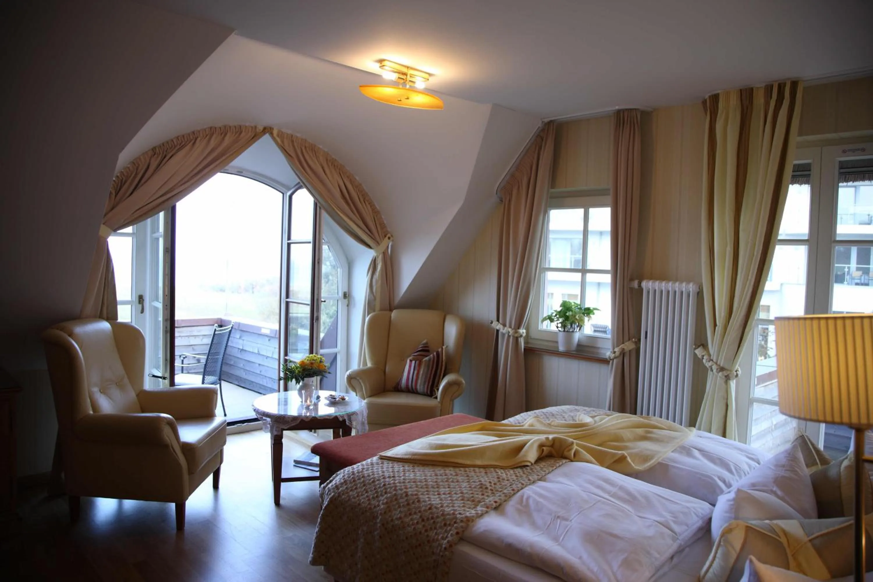 Photo of the whole room, Bed in Romantik Hotel Namenlos