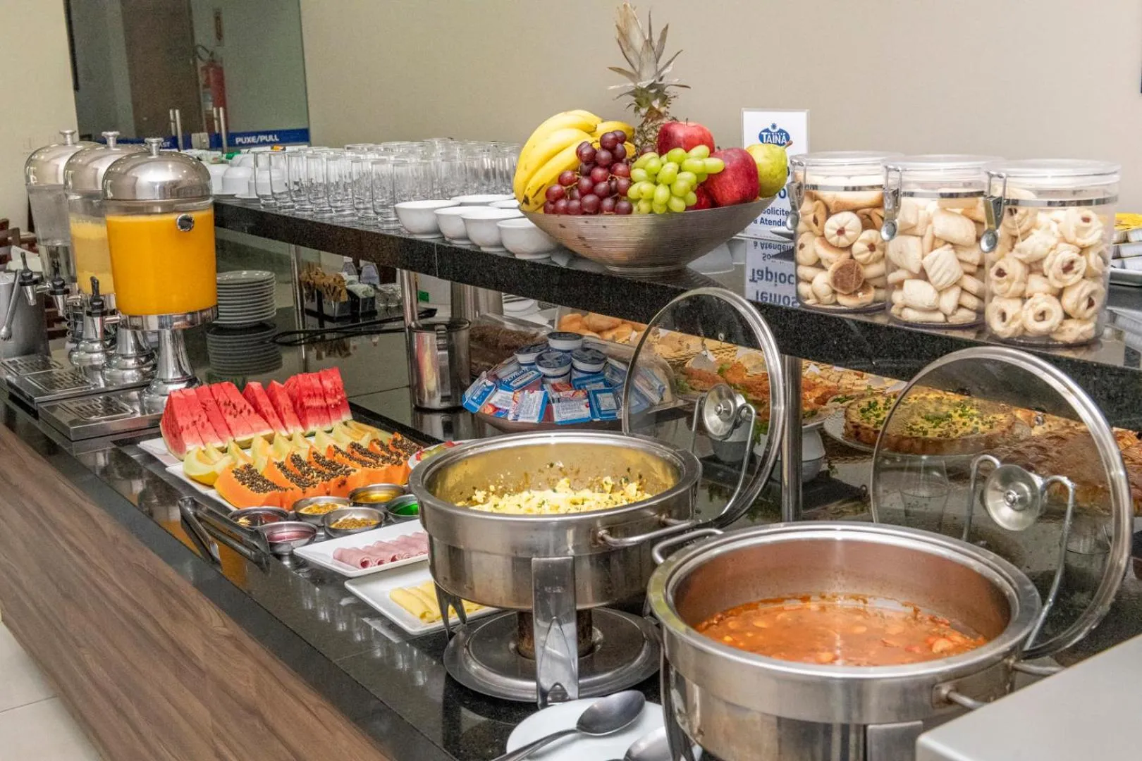 Buffet breakfast in Hotel Tainá - Aeroporto Cuiabá