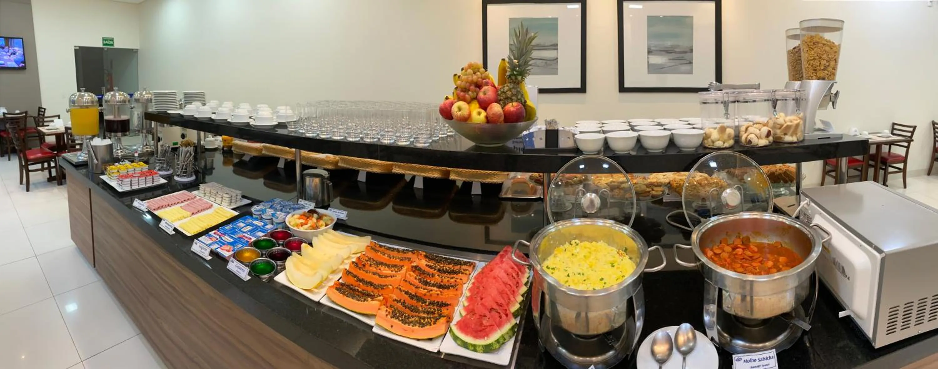 Buffet breakfast in Hotel Tainá - Aeroporto Cuiabá