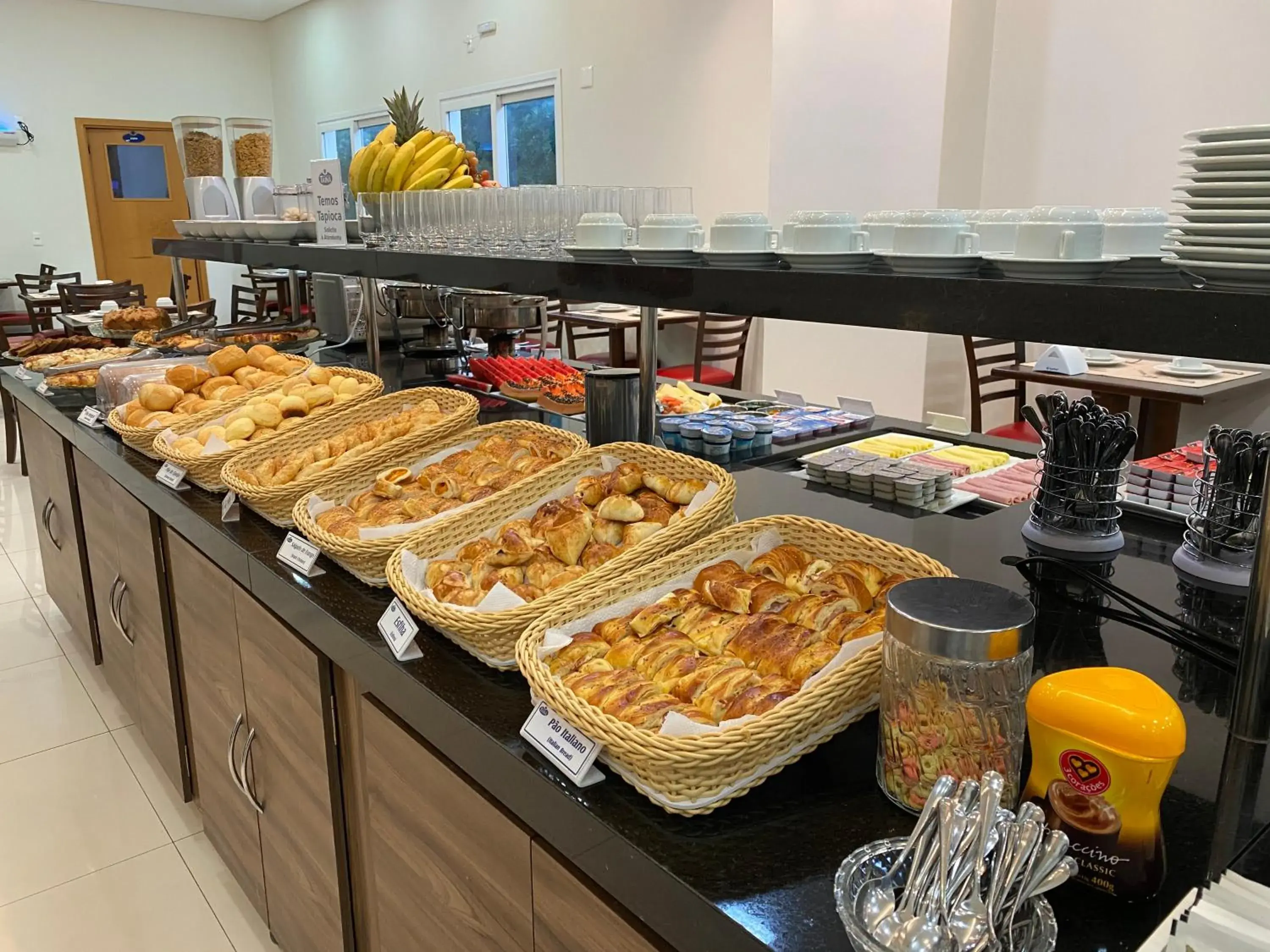 Food and drinks in Hotel Tainá - Aeroporto Cuiabá Food and drinks in Hotel Tainá - Aeroporto Cuiabá