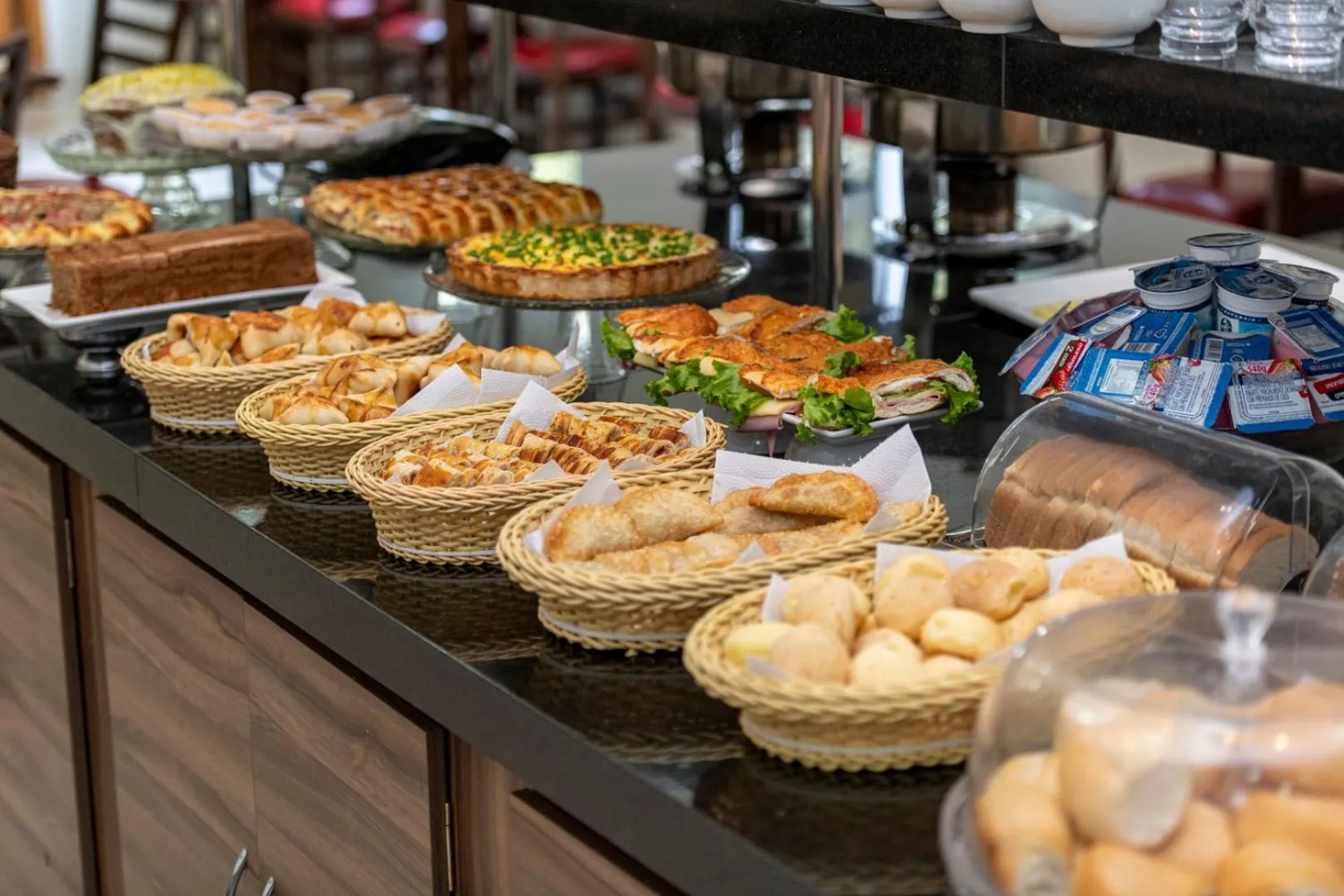 Buffet breakfast in Hotel Tainá - Aeroporto Cuiabá