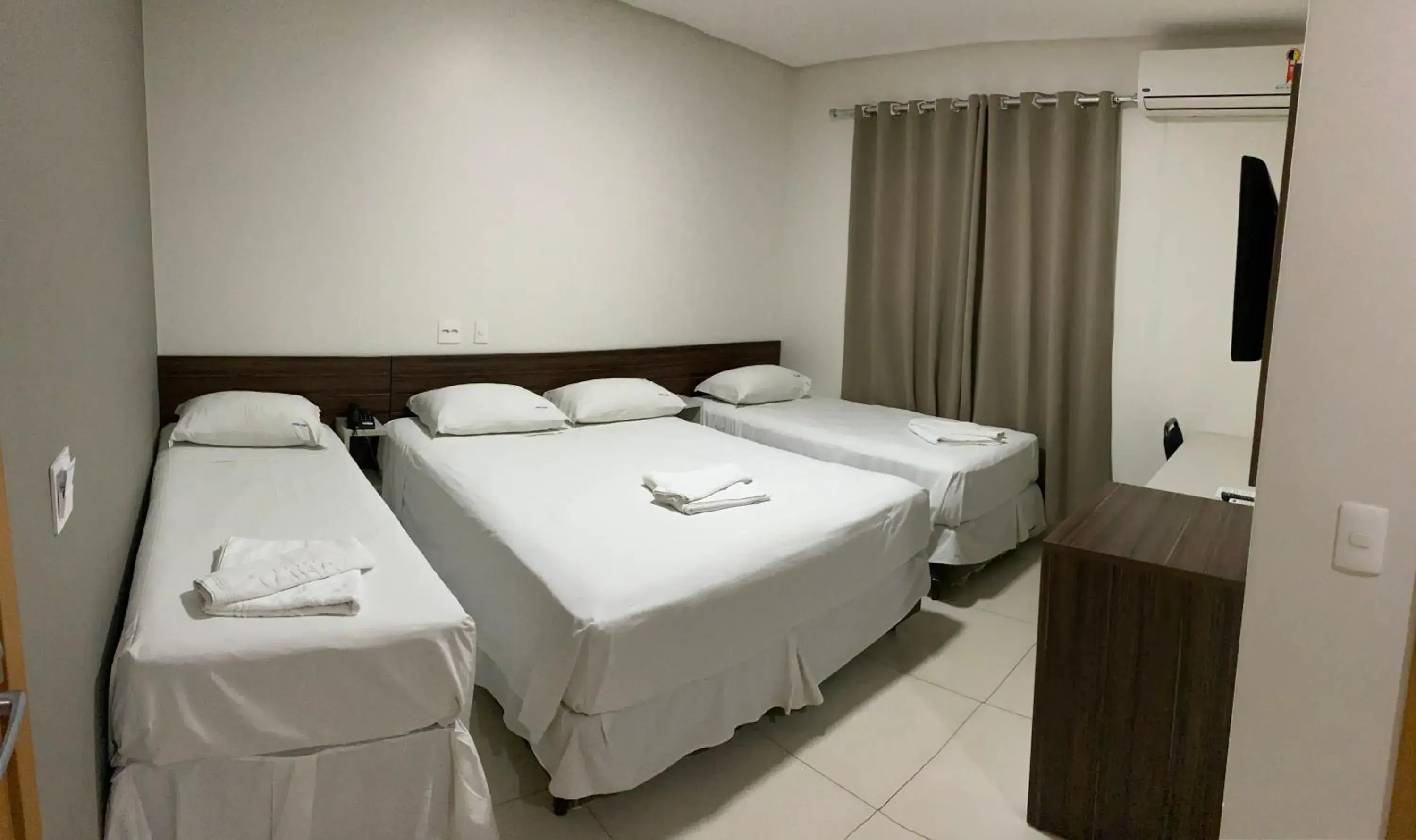 Photo of the whole room, Bed in Hotel Tainá - Aeroporto Cuiabá Photo of the whole room, Bed in Hotel Tainá - Aeroporto Cuiabá