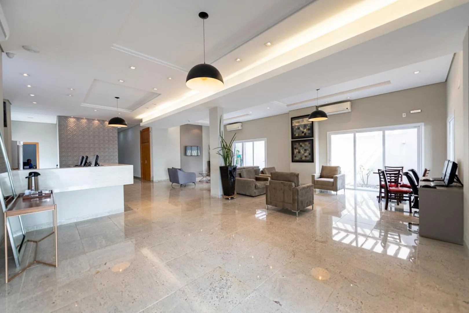 Lobby or reception in Hotel Tainá - Aeroporto Cuiabá