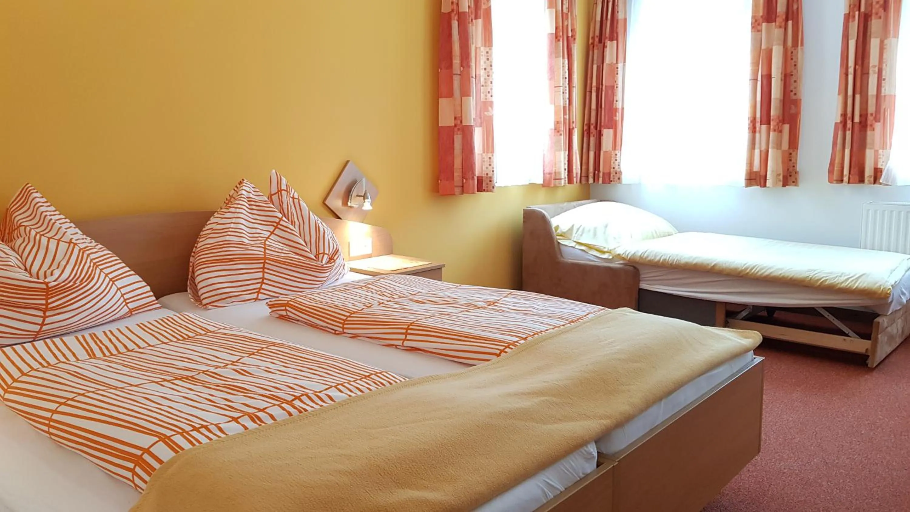 Bedroom, Bed in Roseggerhof