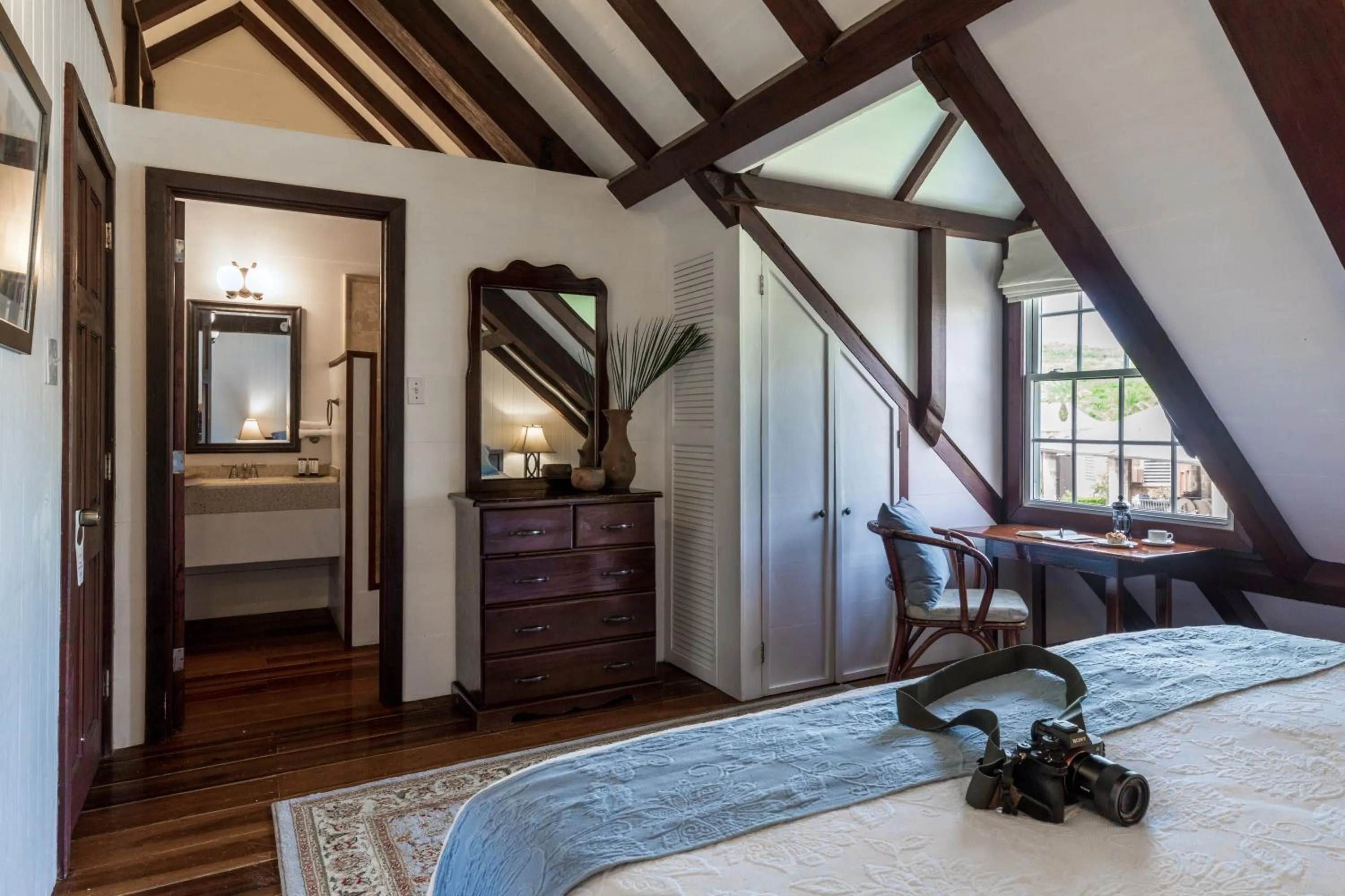 Photo of the whole room, Bed in Admiral's Inn and Gunpowder Suites