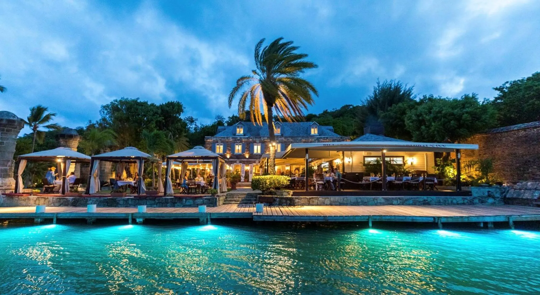 Property building in Admiral's Inn and Gunpowder Suites